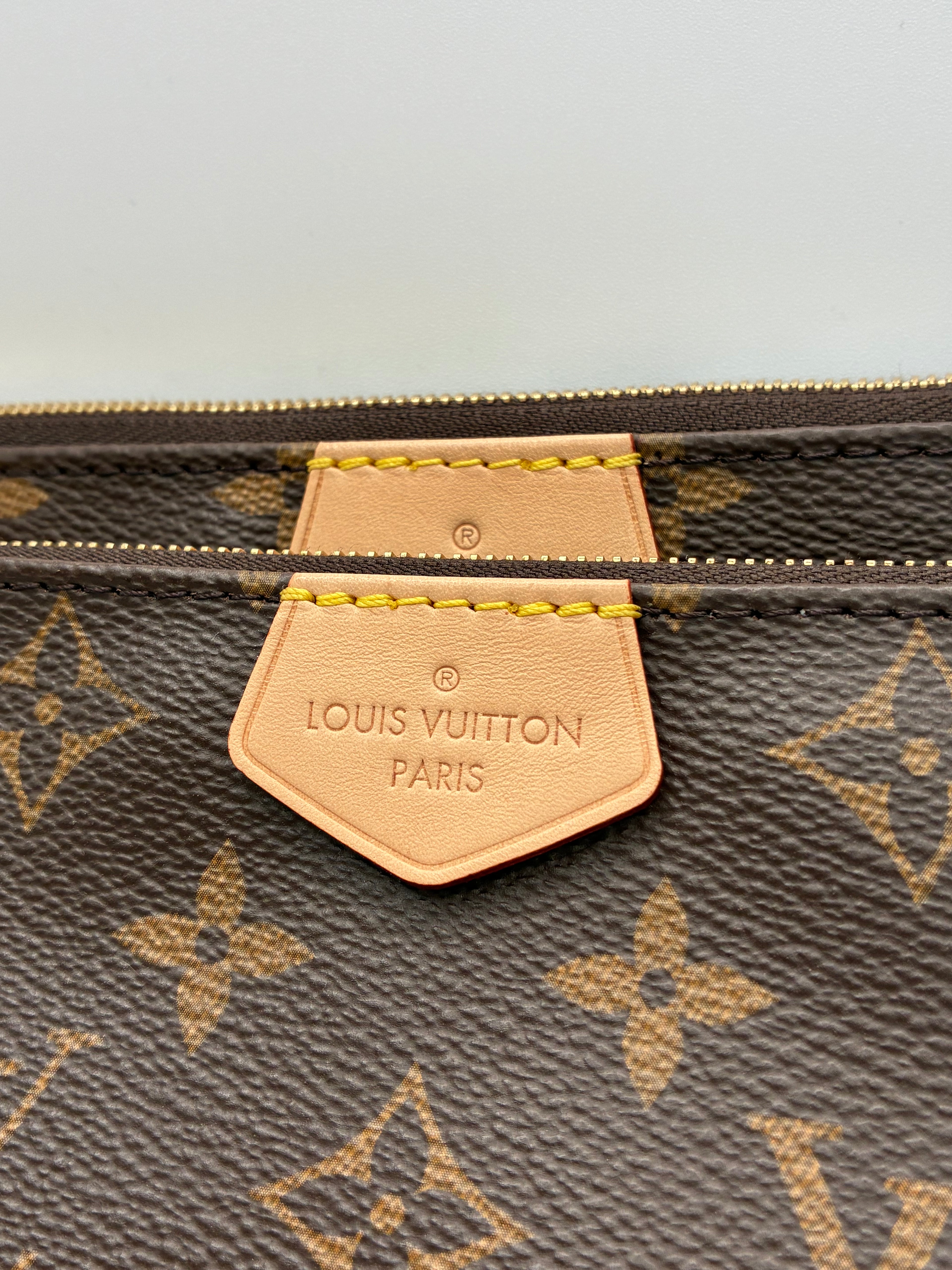 Louis Vuitton - Like new Multi Pochette Accessories - Green Strap