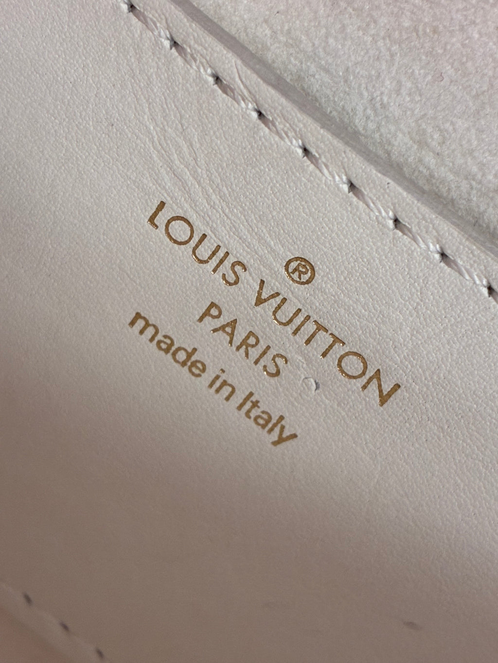 Louis Vuitton Calfskin New Wave Multi Pochette in white quilted leather