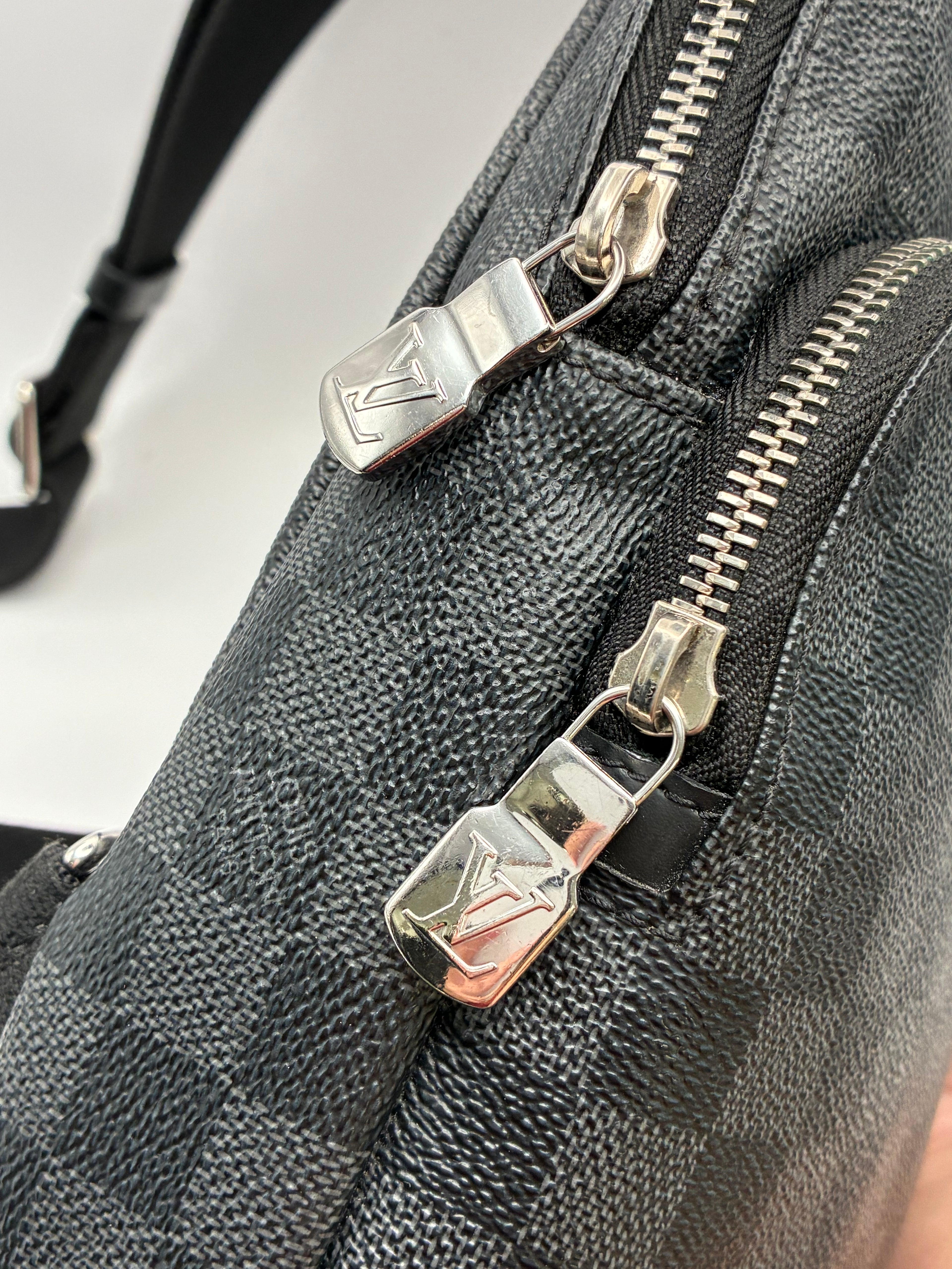 Louis Vuitton Slingbag Damier Graphite