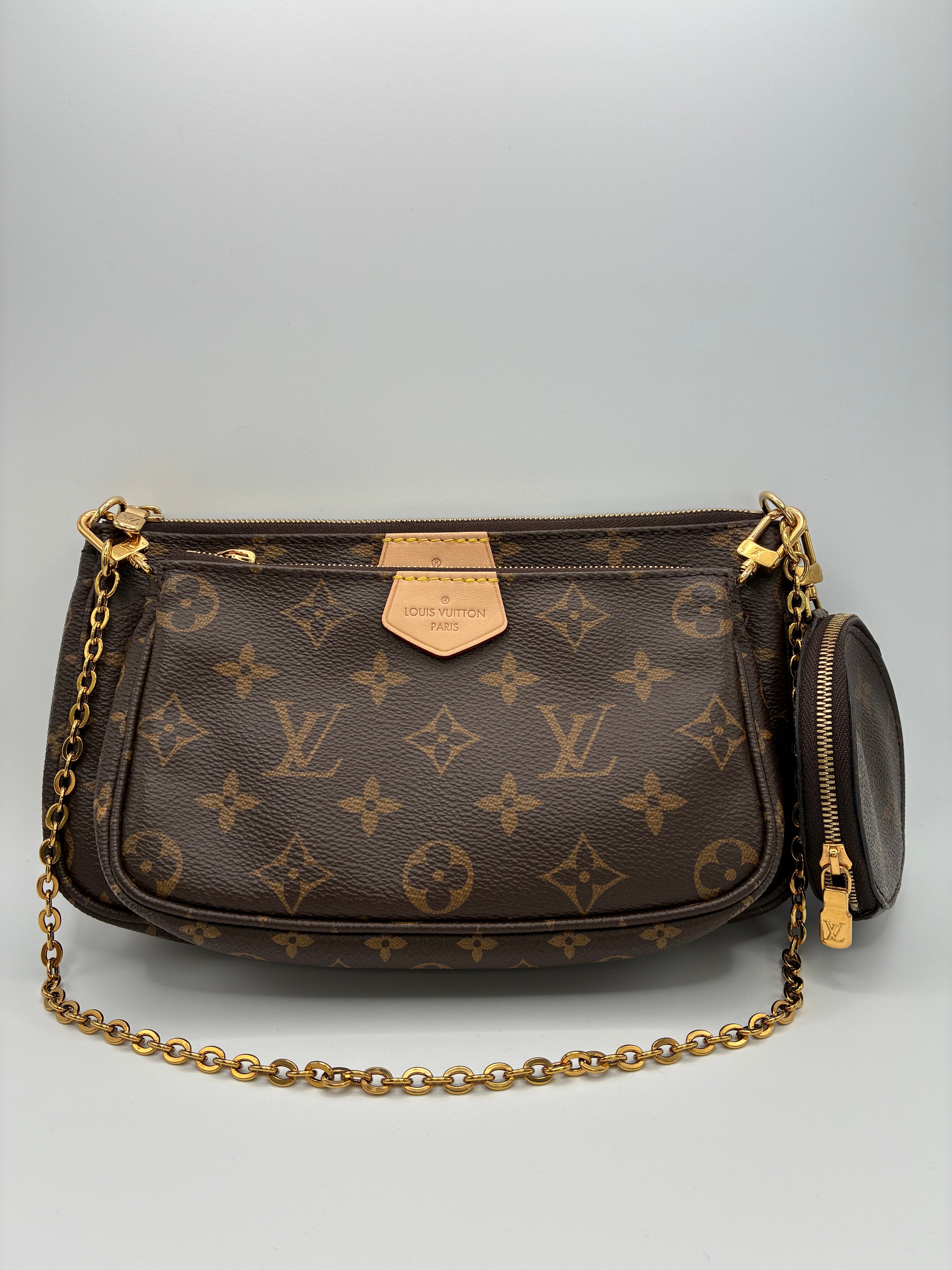 Louis Vuitton - Like new Multi Pochette Accessories - Green Strap
