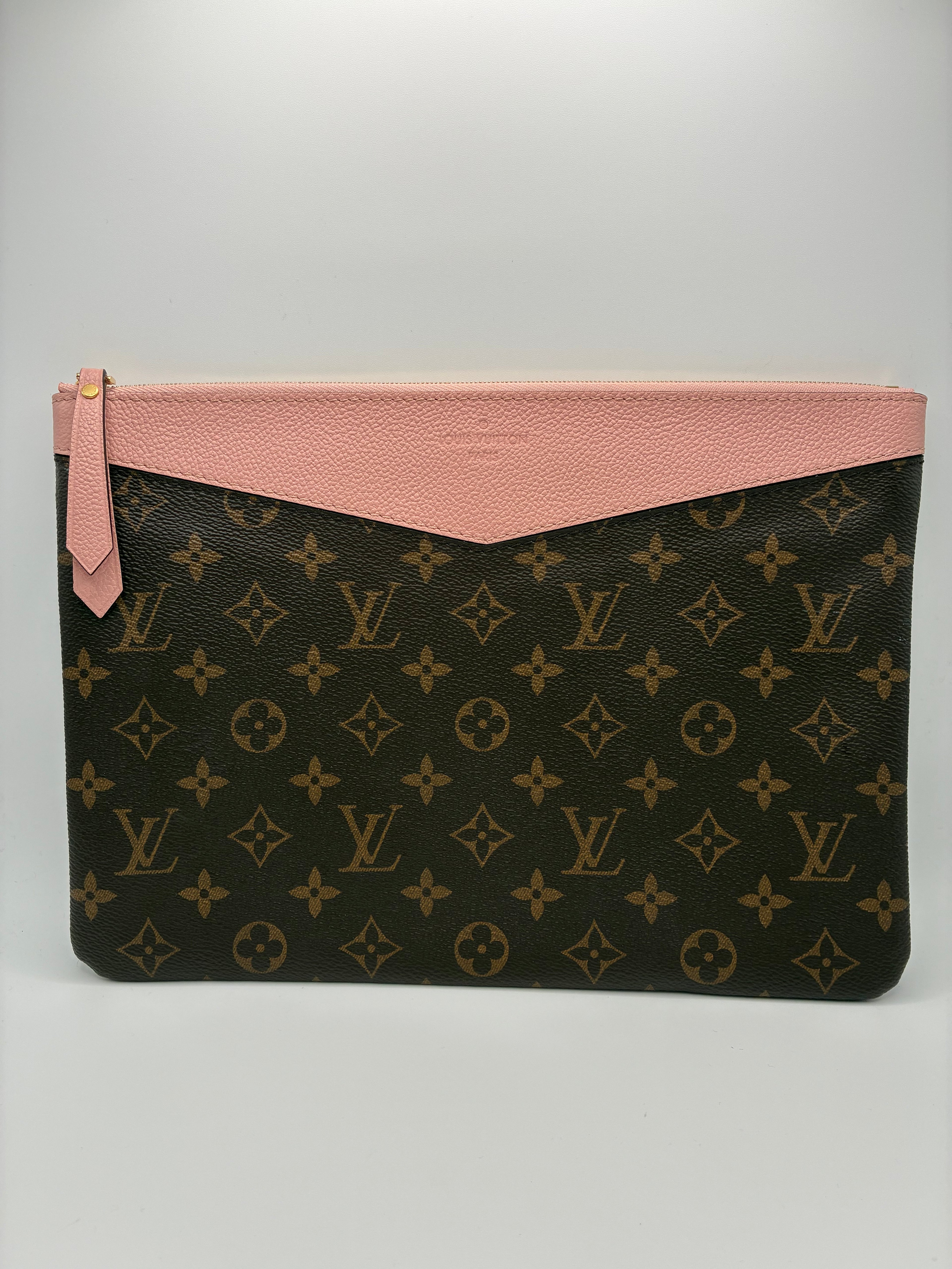 Louis Vuitton Daily Pouch - Rose Poudre