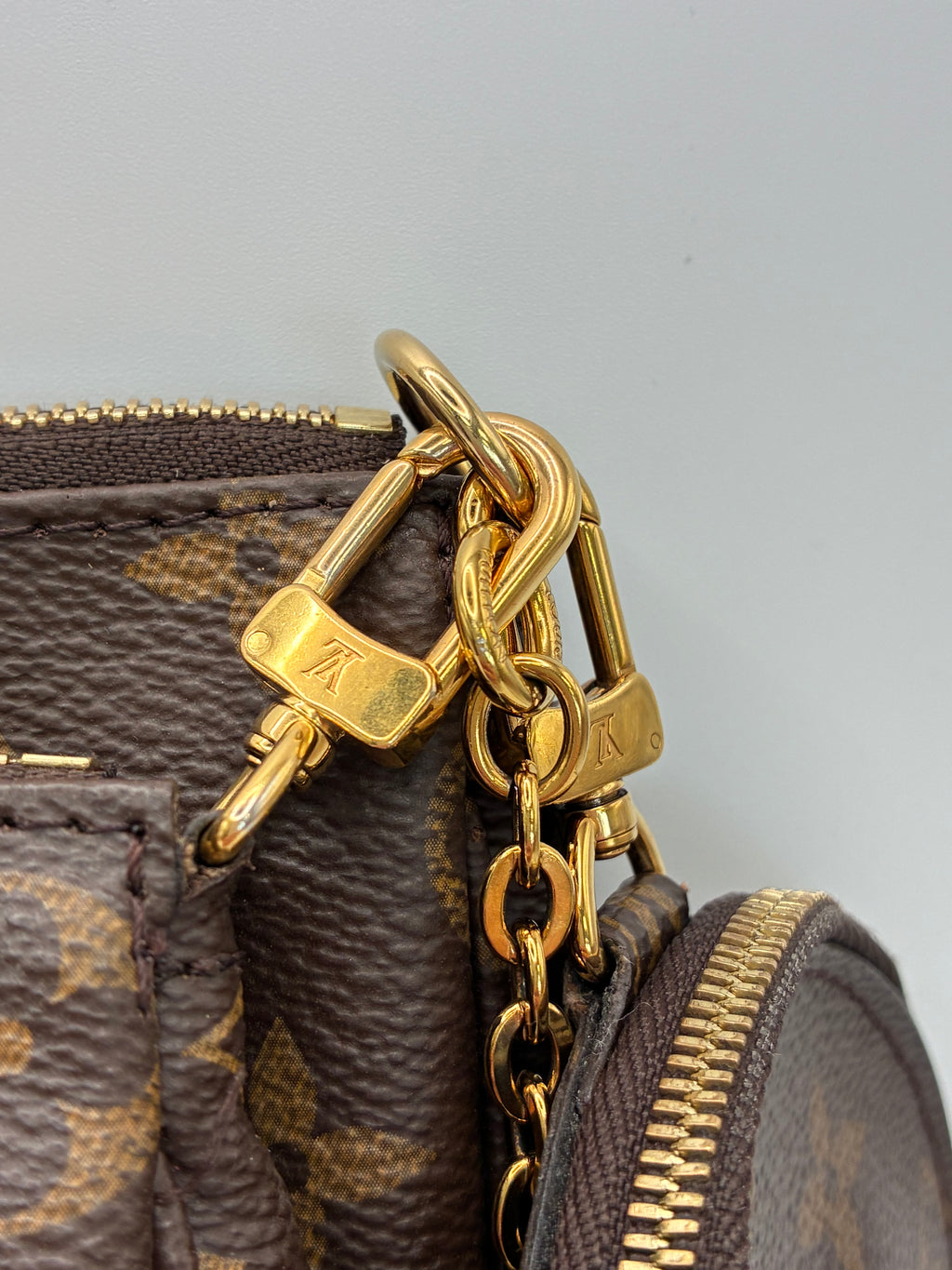Louis Vuitton - Like new Multi Pochette Accessories - Green Strap