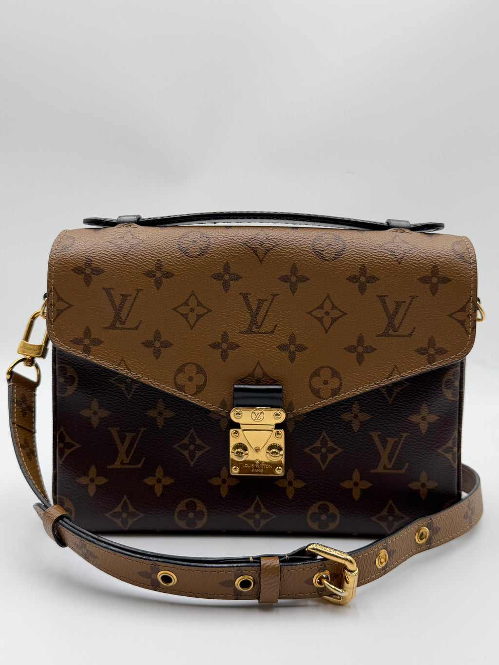 Louis Vuitton Pochette Métis Reverse Monogram