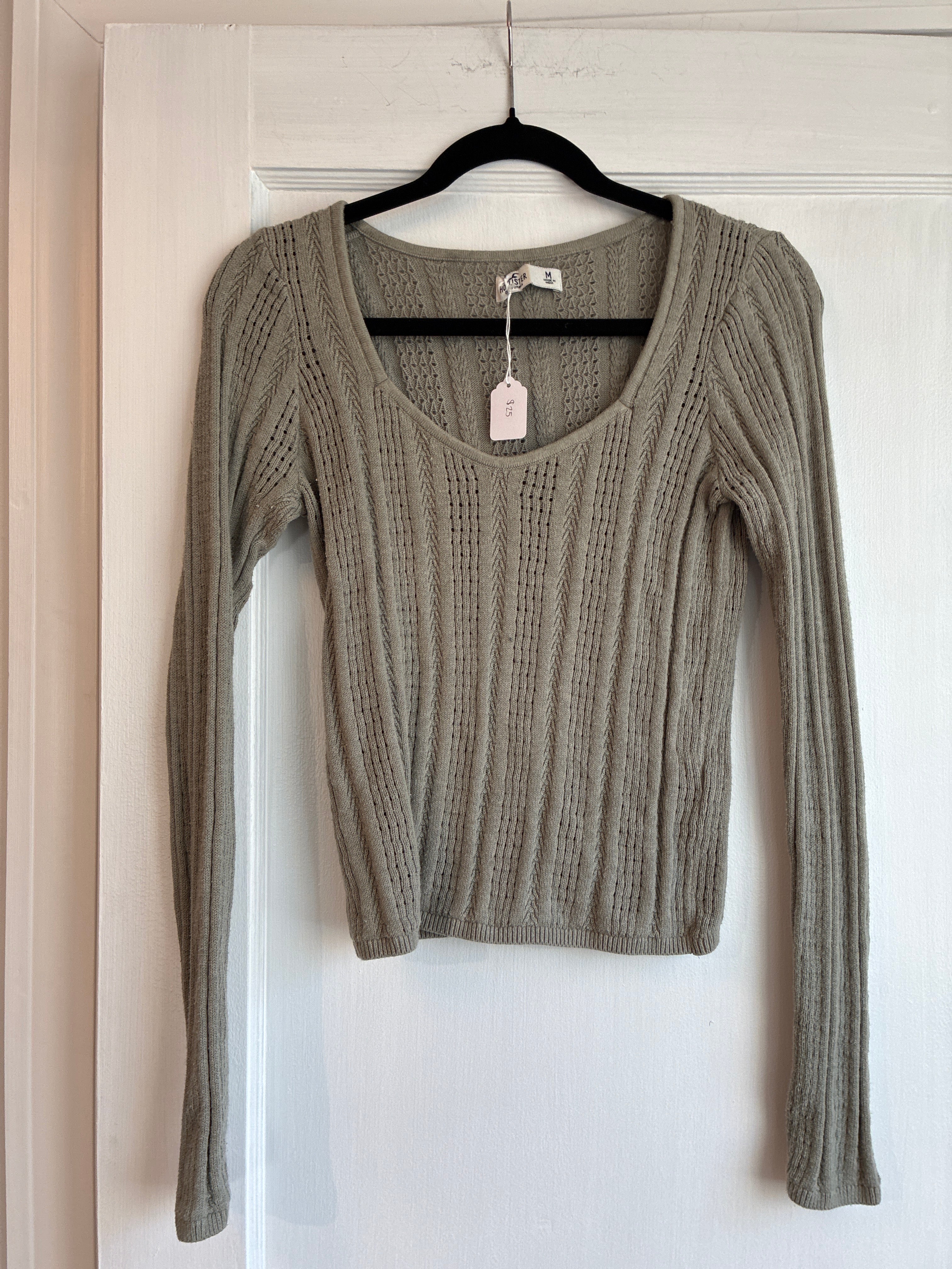 Sweater Long Sleeve- Hollister