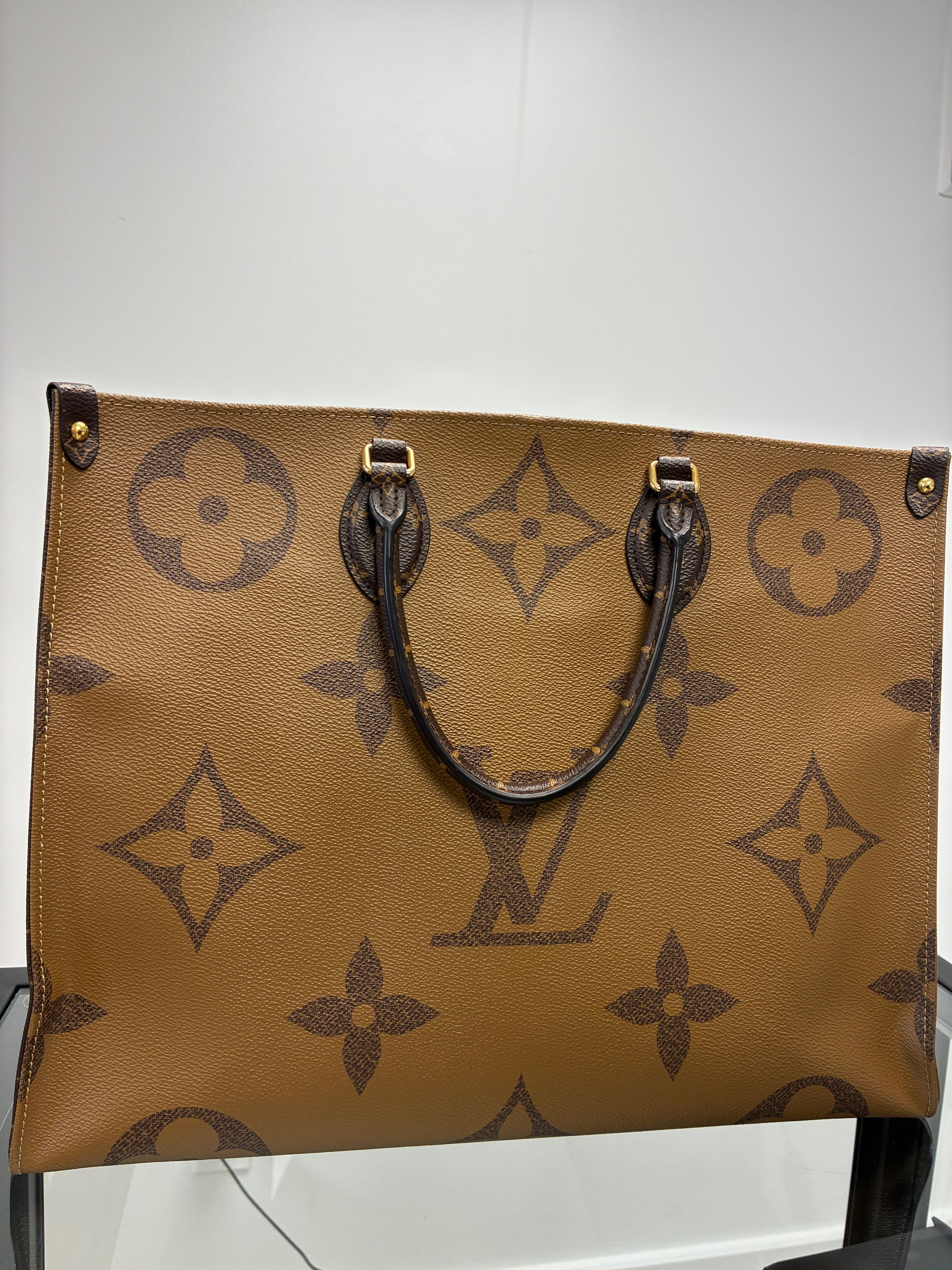 Louis Vuitton OnTheGo GM