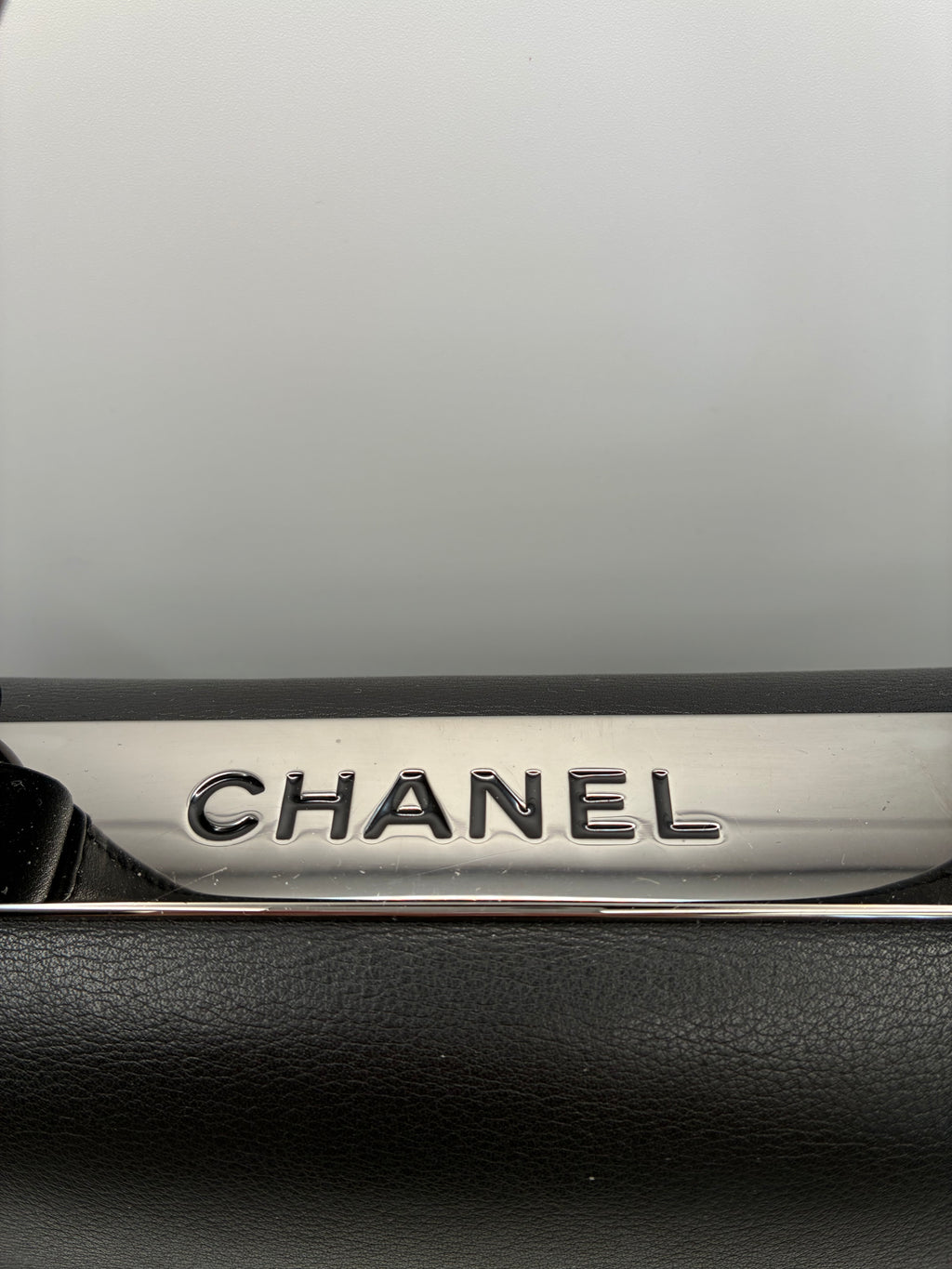 ✨Chanel Trendy CC Medium Top Handle Flap Bag in Black Calfskin✨