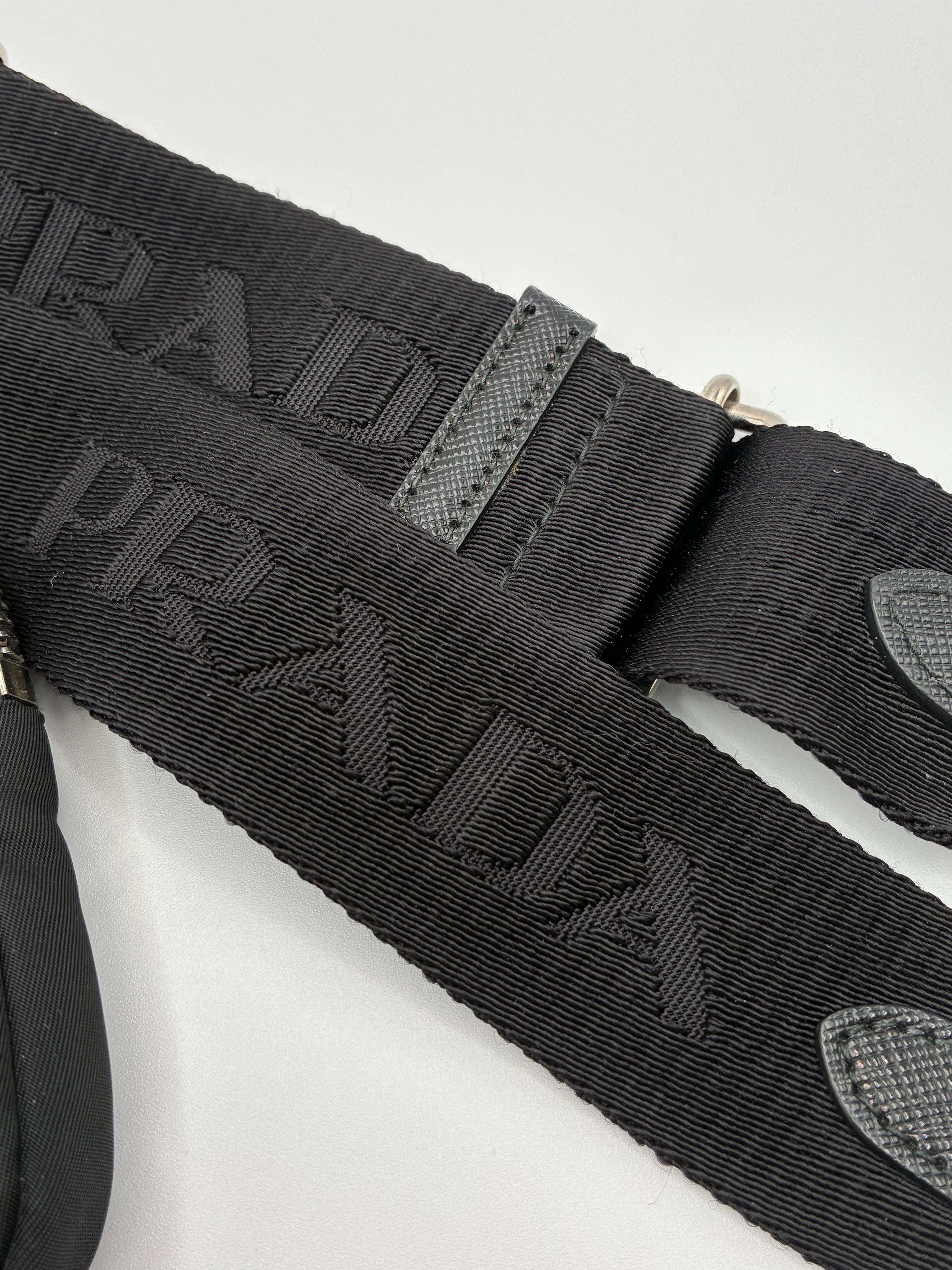 Prada Re-Edition 2005 Black - Like New