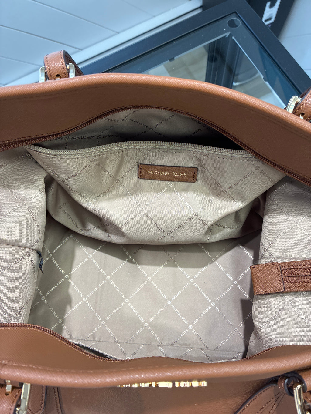 Michael Kors Jet Set Large Saffiani Leather Tote