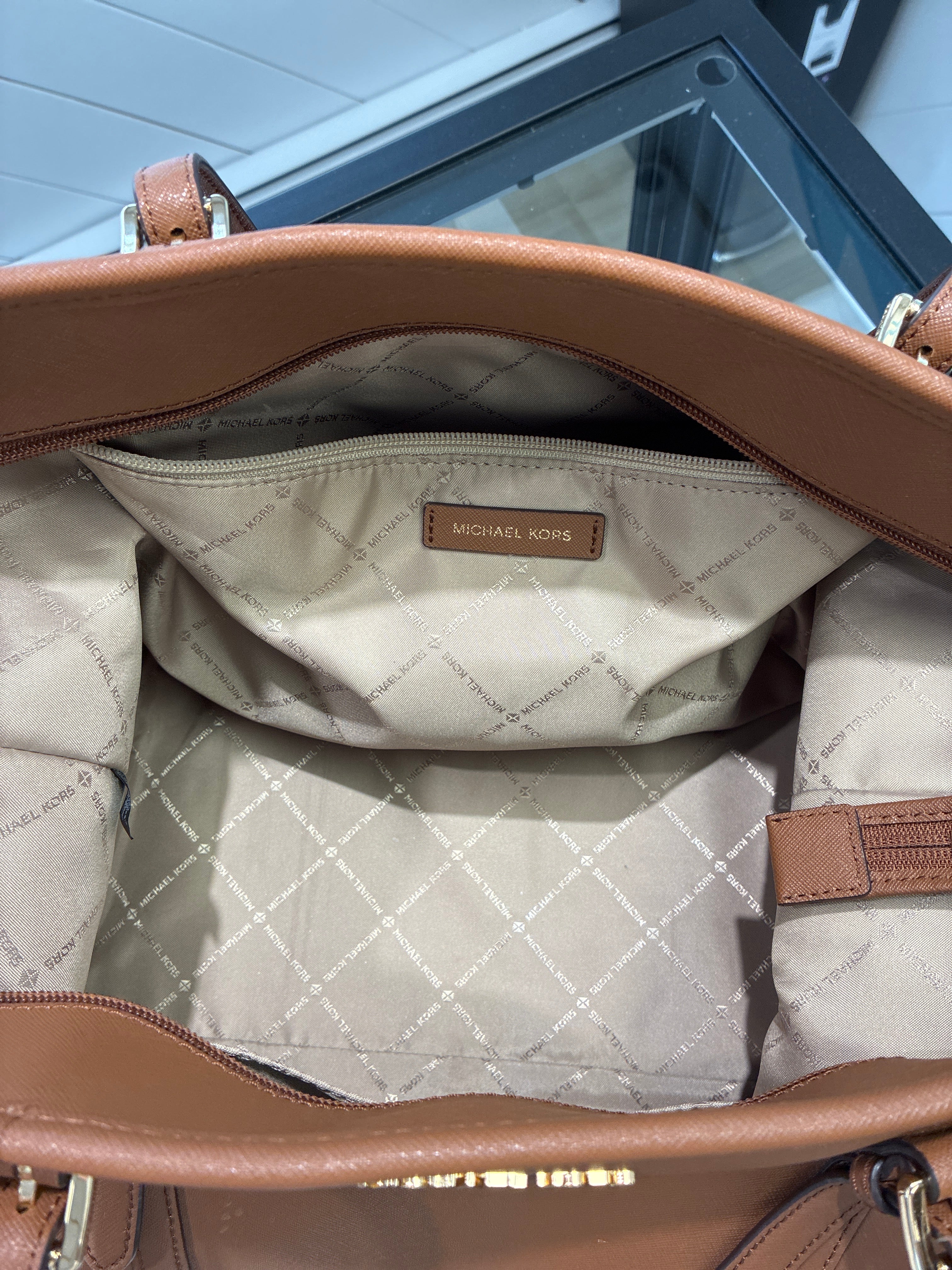 Michael Kors Jet Set Large Saffiani Leather Tote