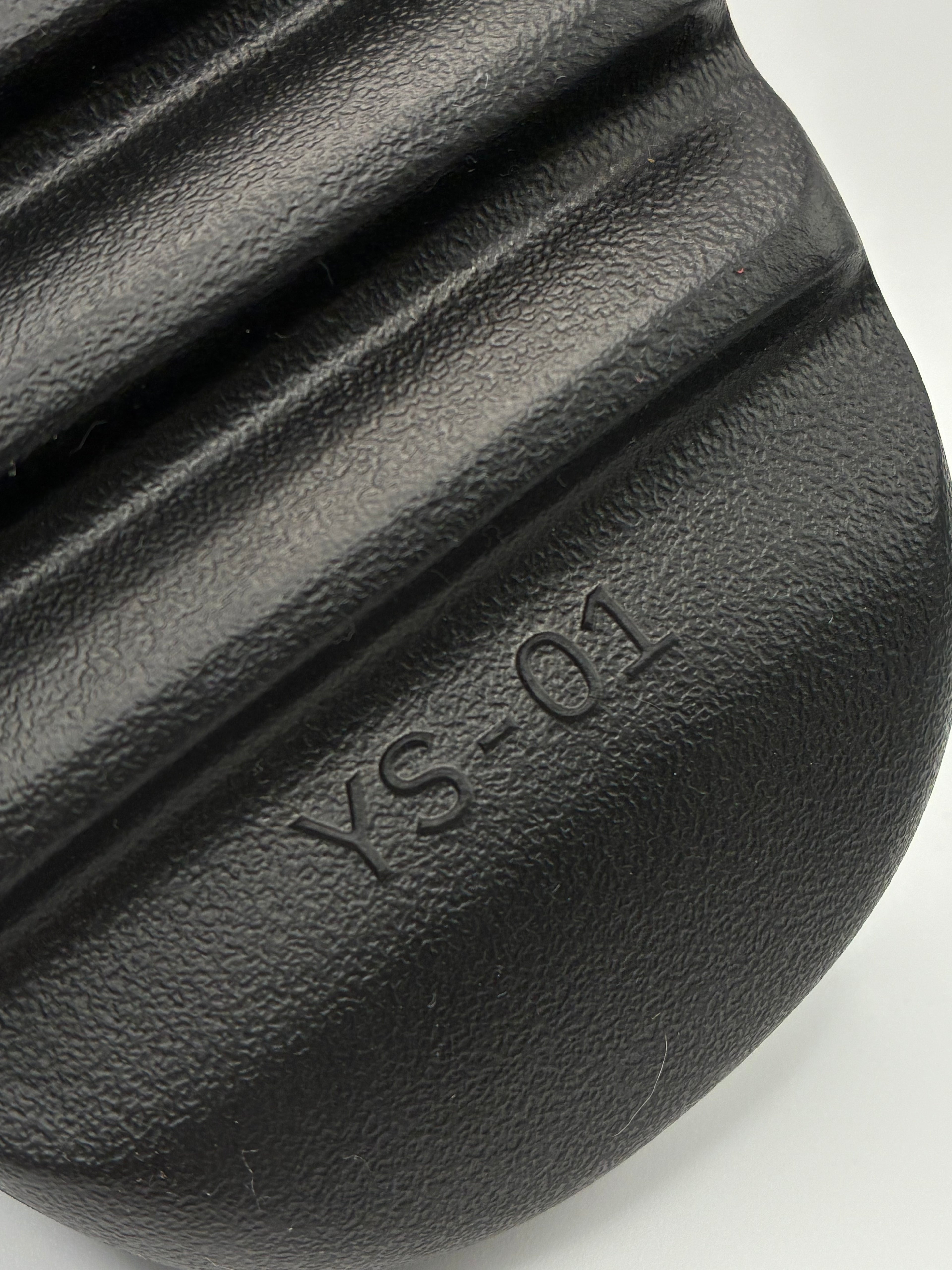 YZY YS-01 Slides Black