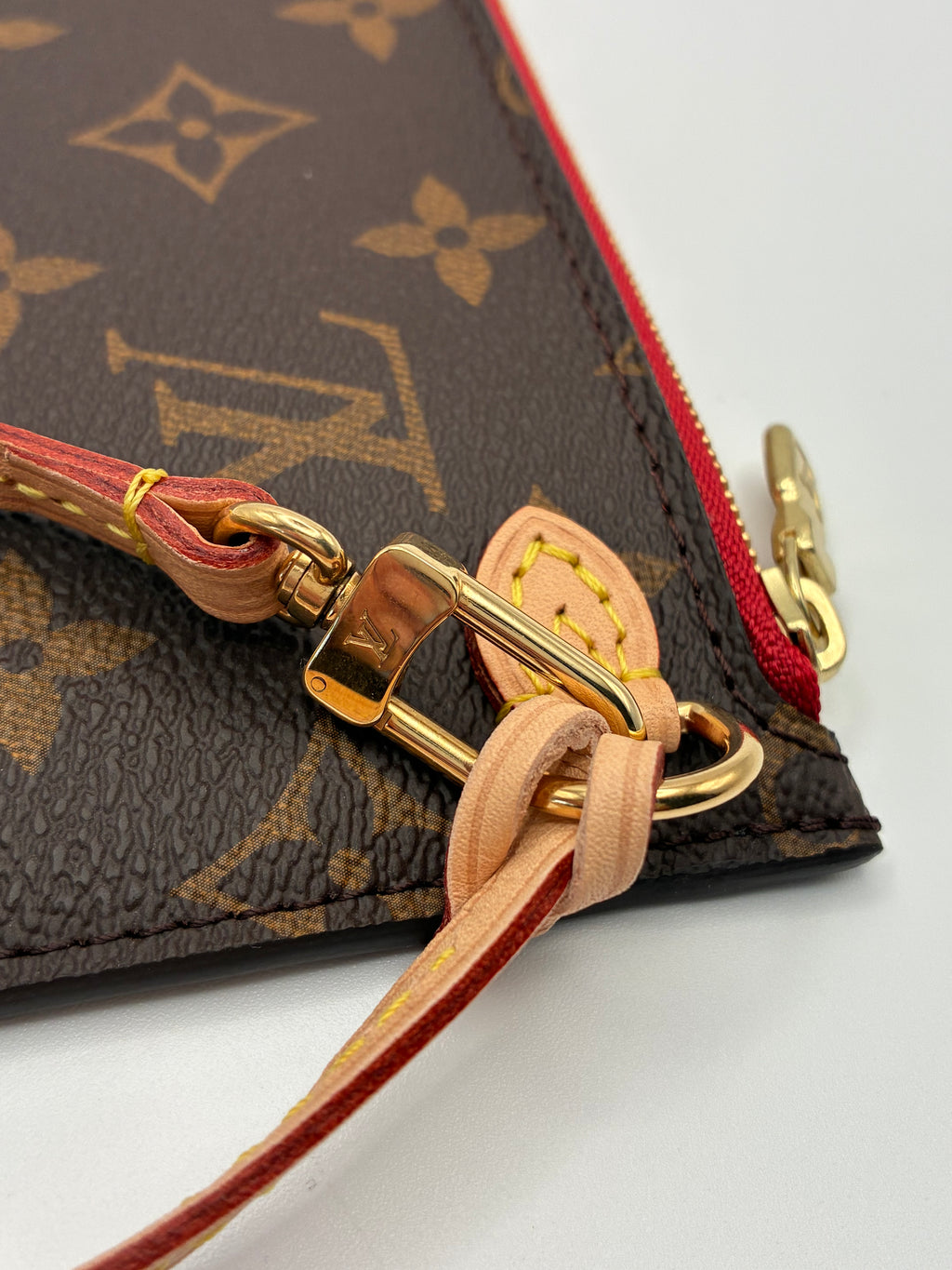 Louis Vuitton Neverfull Pochette - Red Interior