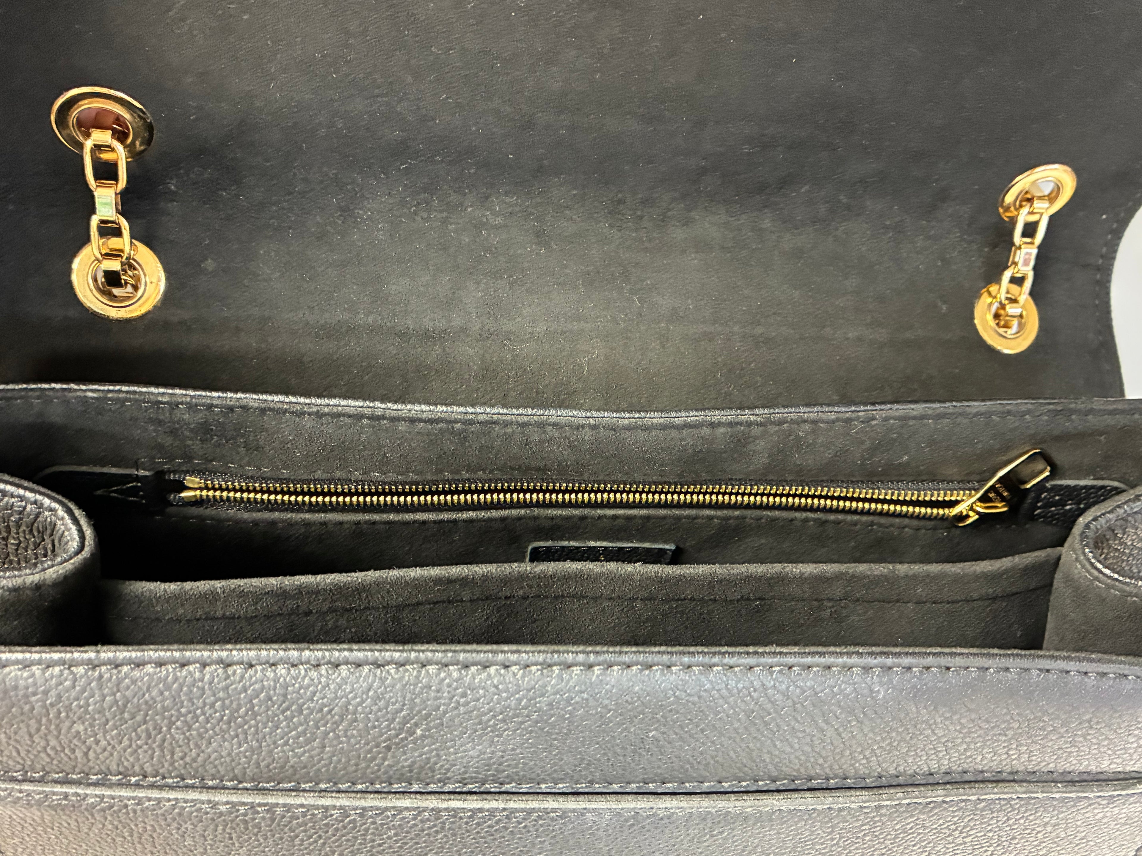 Louis Vuitton: Saint
Germain MM