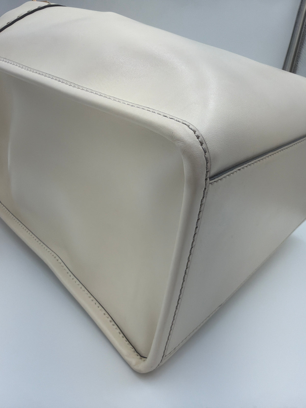 Fendi Vitello King Plexiglass Logo Embossed Medium Fendi Sunshine Shopper Tote Moon Ivory
