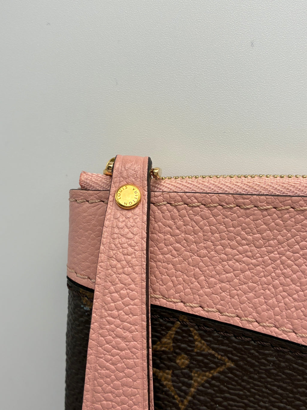 Louis Vuitton Daily Pouch - Rose Poudre