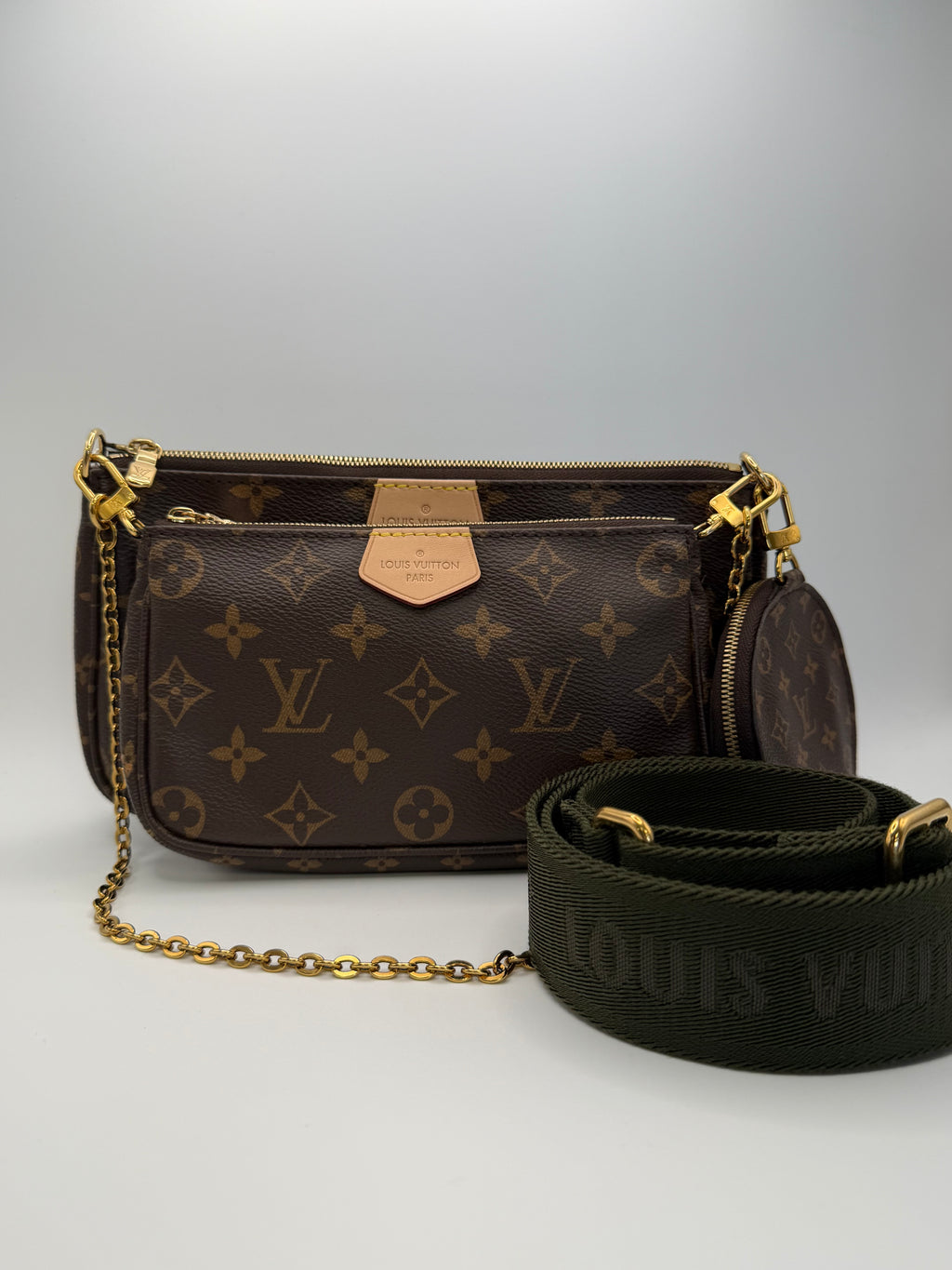 Louis Vuitton - Like new Multi Pochette Accessories - Green Strap