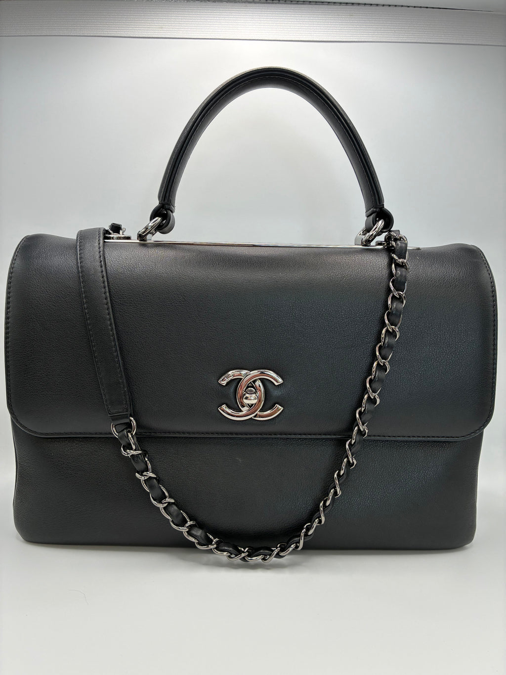 ✨Chanel Trendy CC Medium Top Handle Flap Bag in Black Calfskin✨