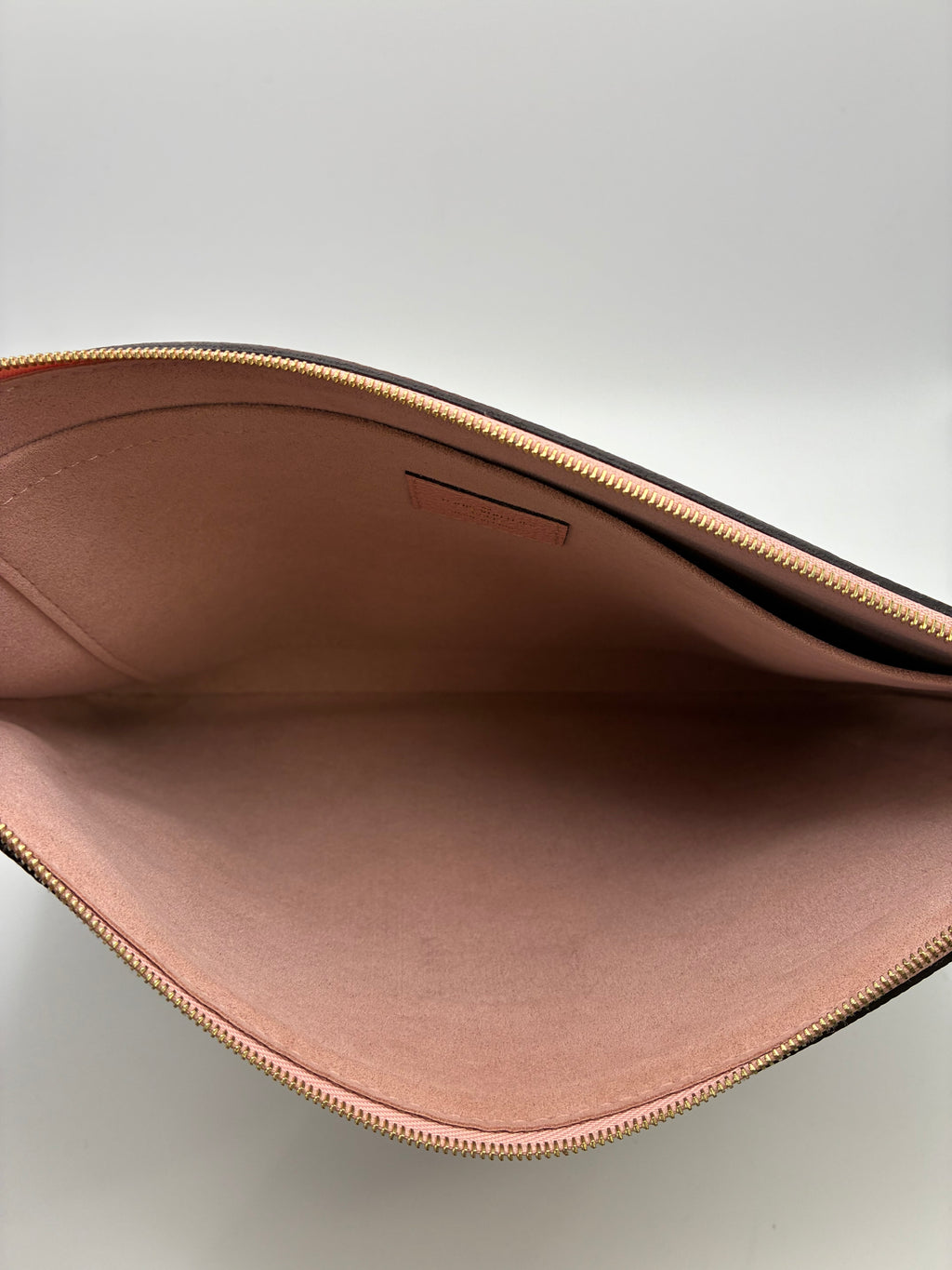Louis Vuitton Daily Pouch - Rose Poudre