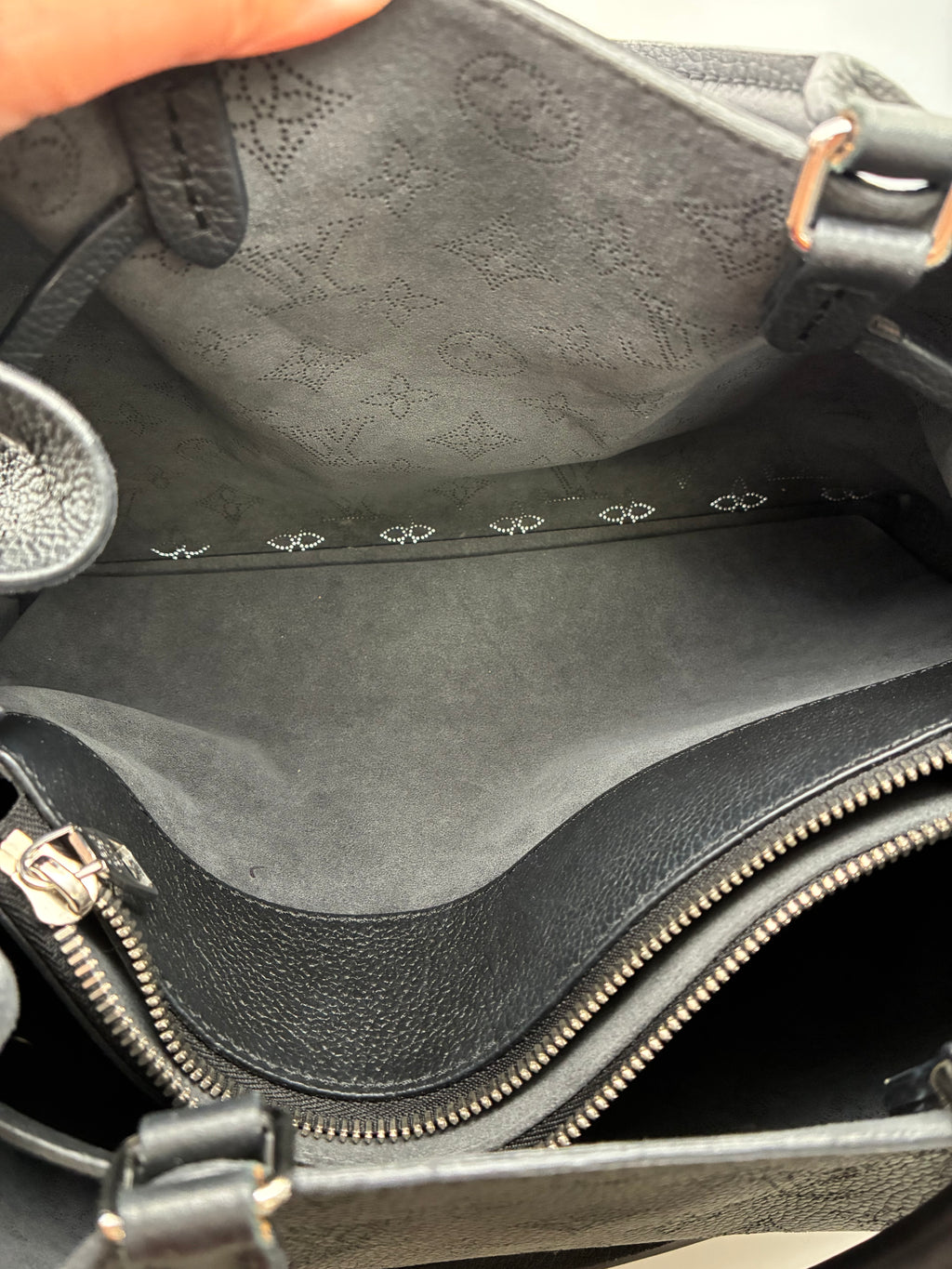 Louis Vuitton Bella Tote Black