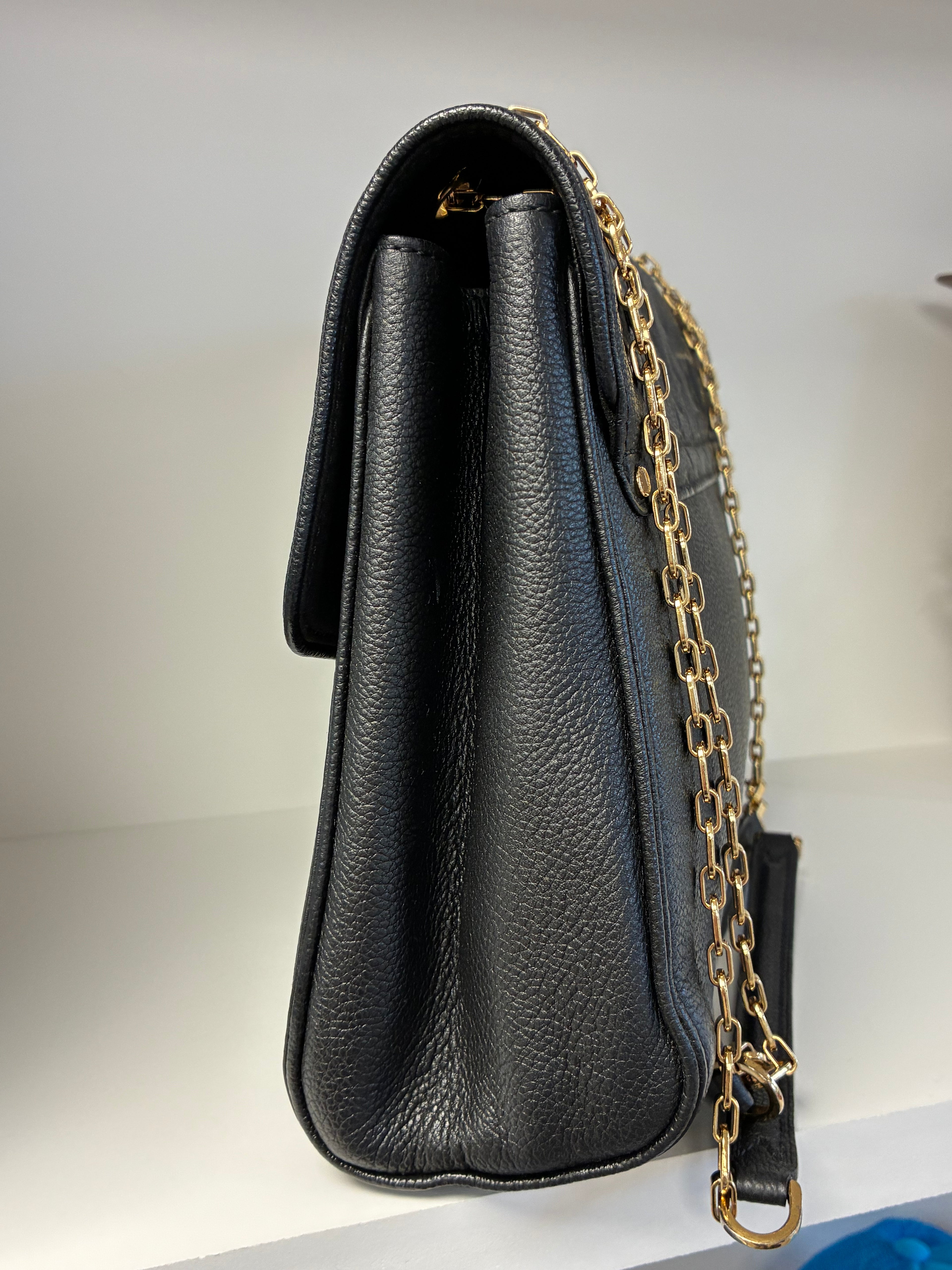 Louis Vuitton: Saint
Germain MM