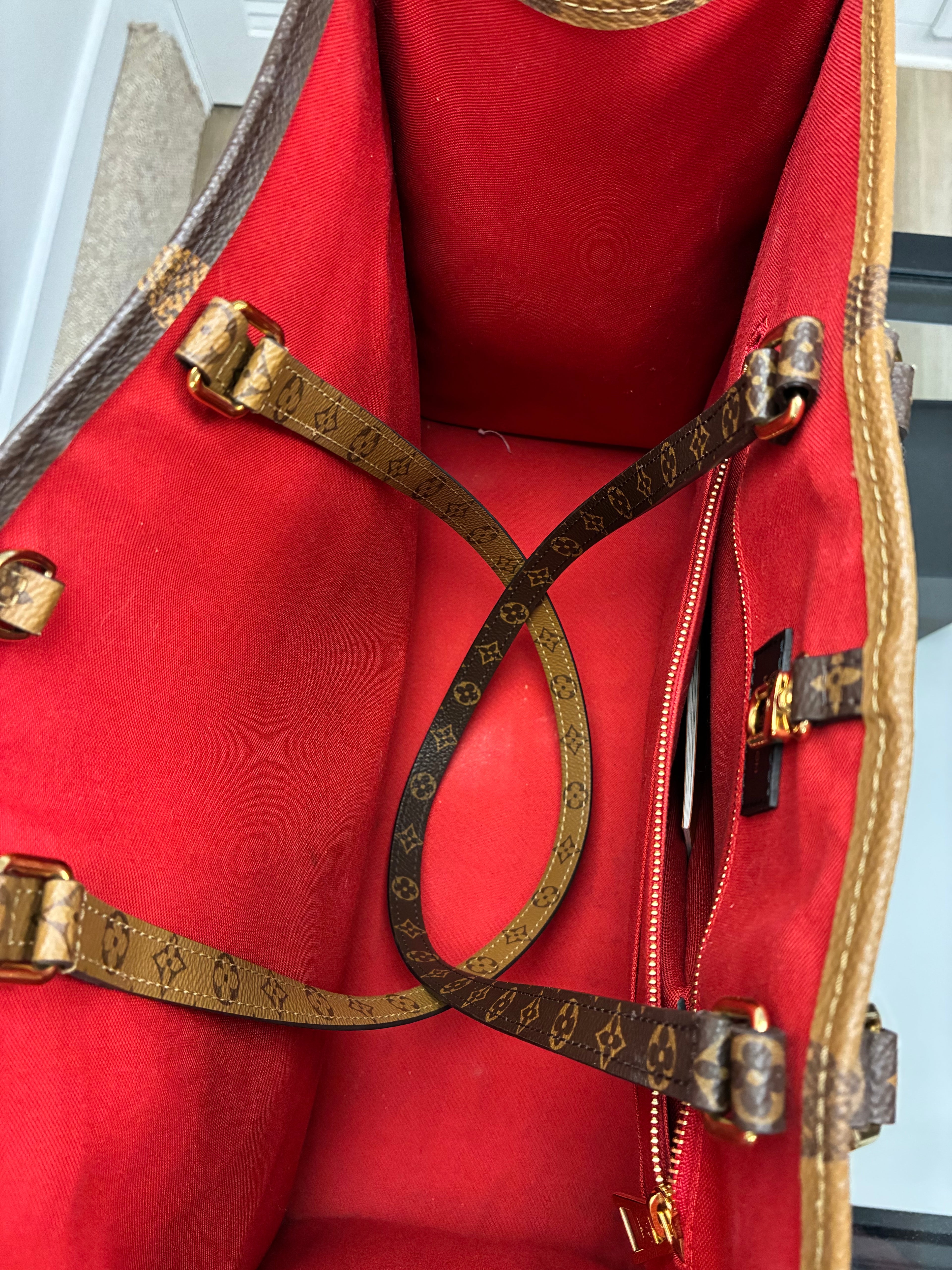Louis Vuitton OnTheGo GM