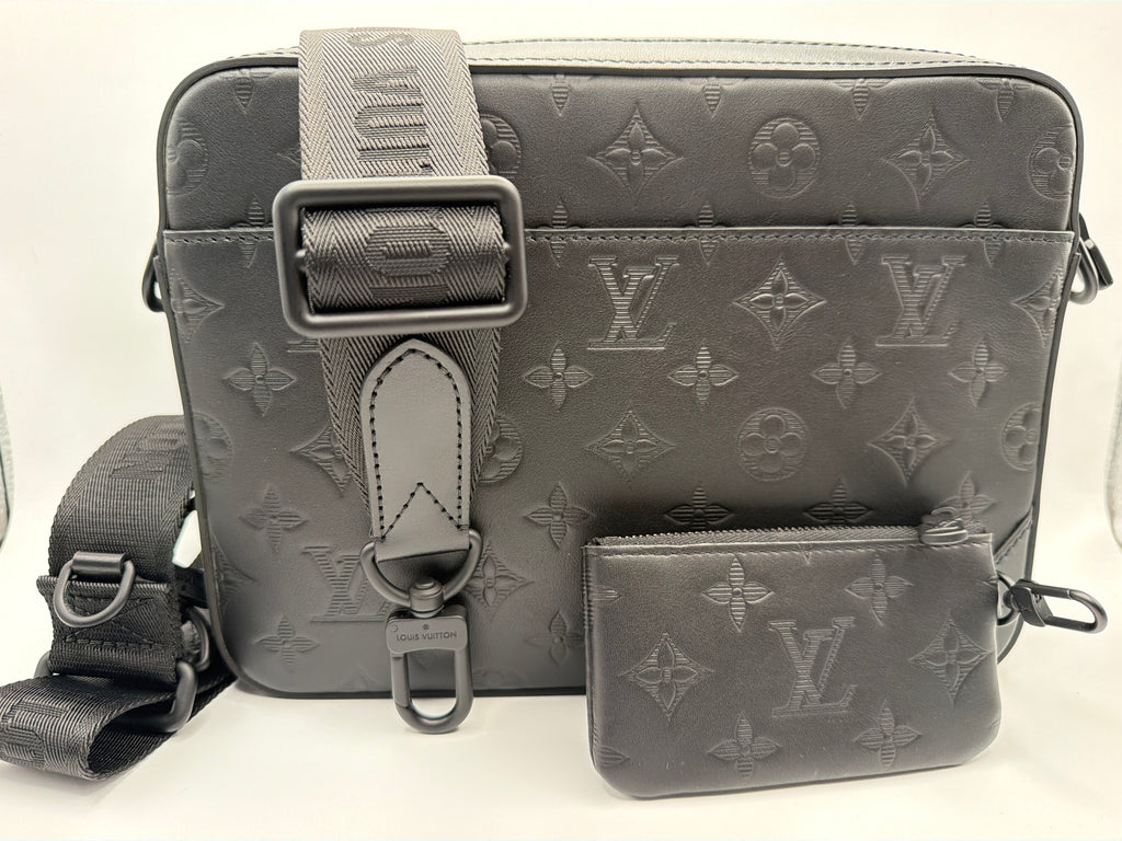 LOUIS VUITTON:
DUO MESSENGER
BAG