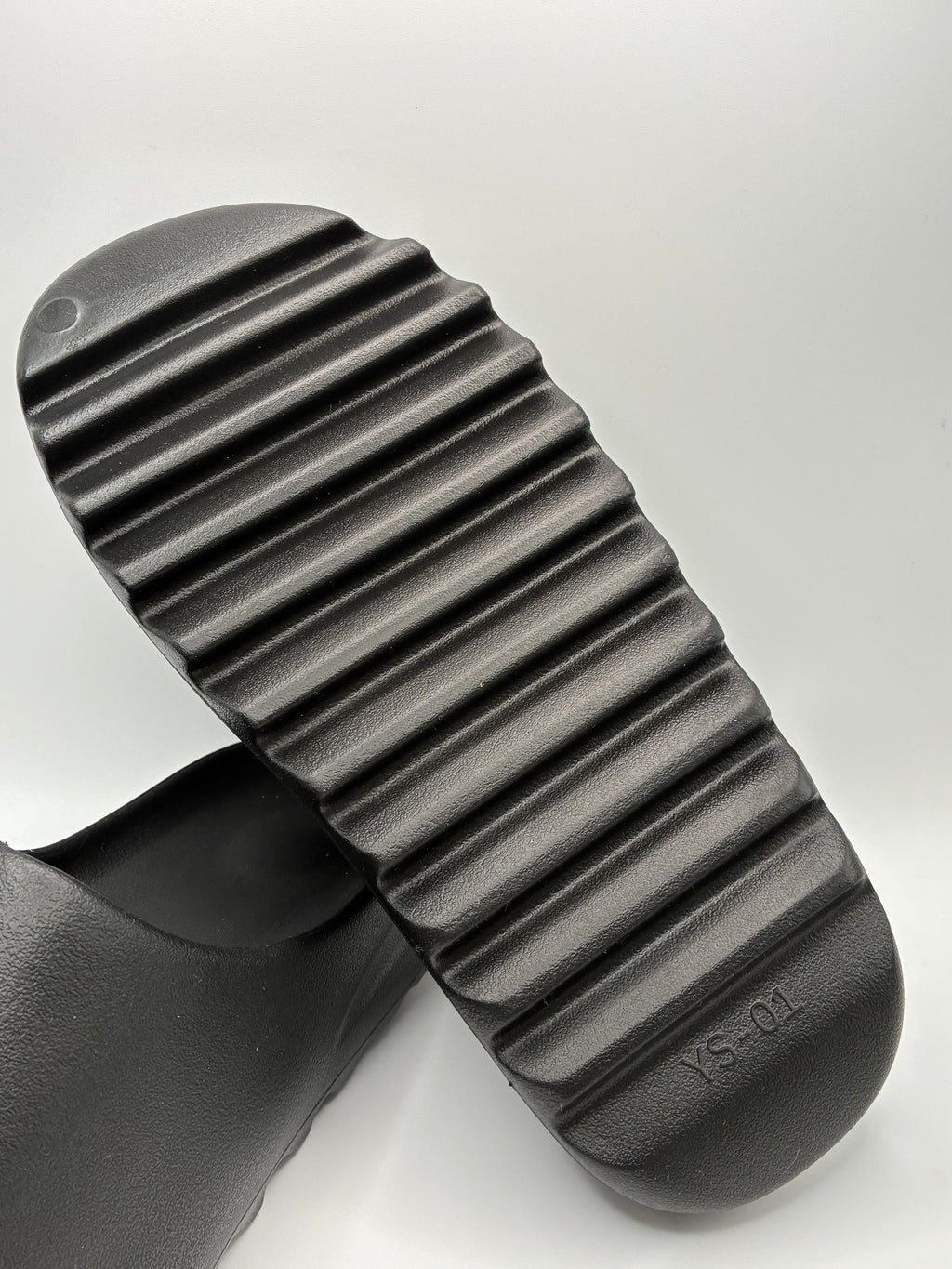 YZY YS-01 Slides Black
