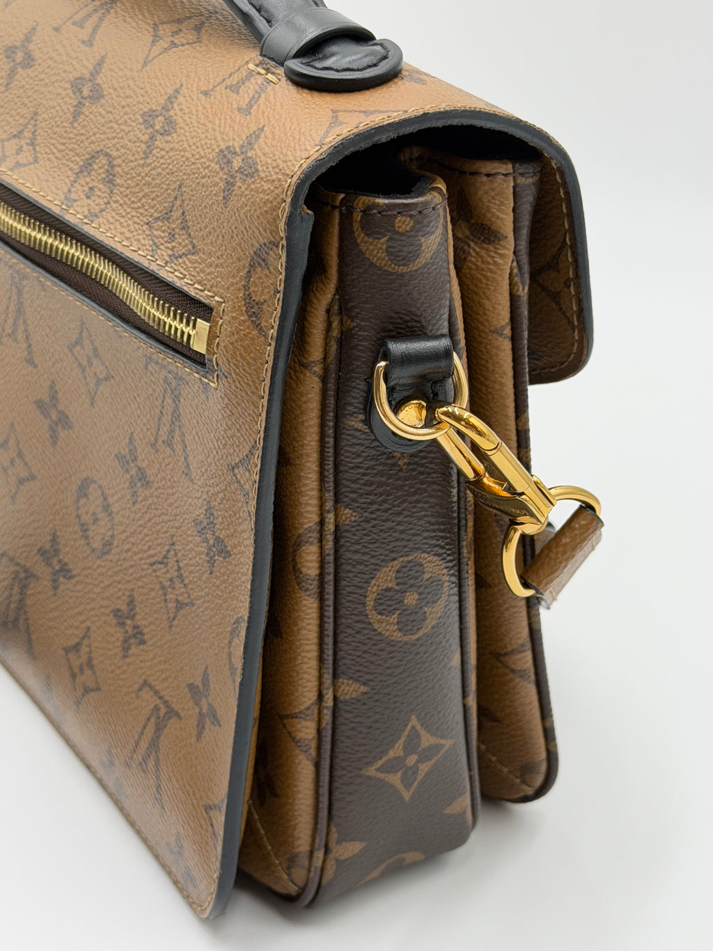 Louis Vuitton Pochette Métis Reverse Monogram