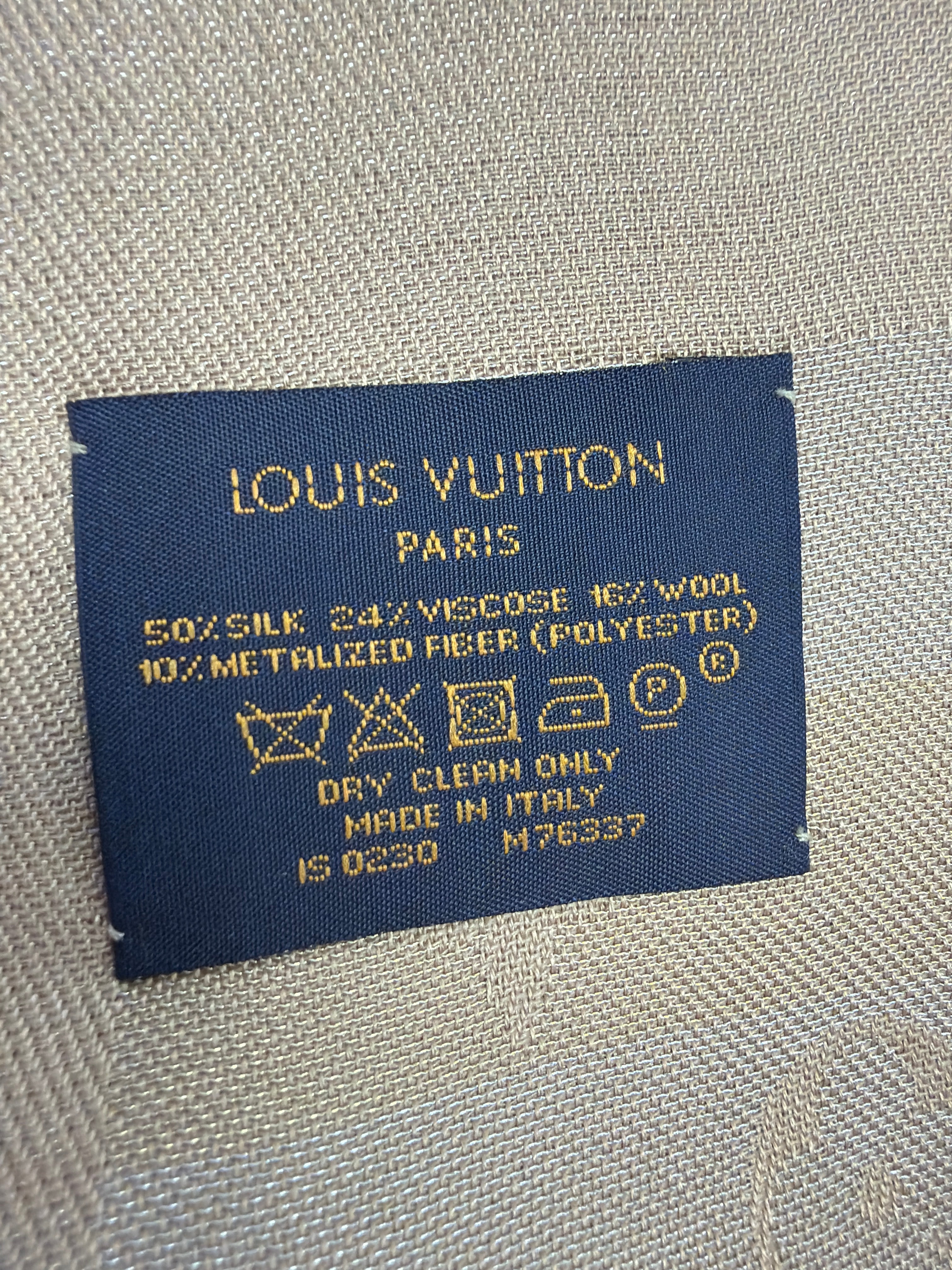 Louis Vuitton Louis Vuitton So Shine Monogram Shawl in the beige