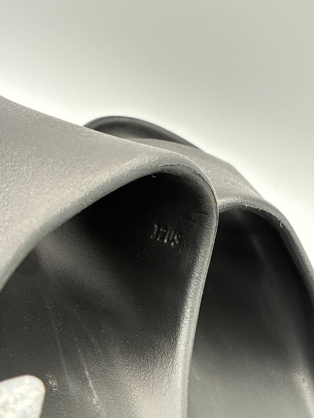 YZY YS-01 Slides Black