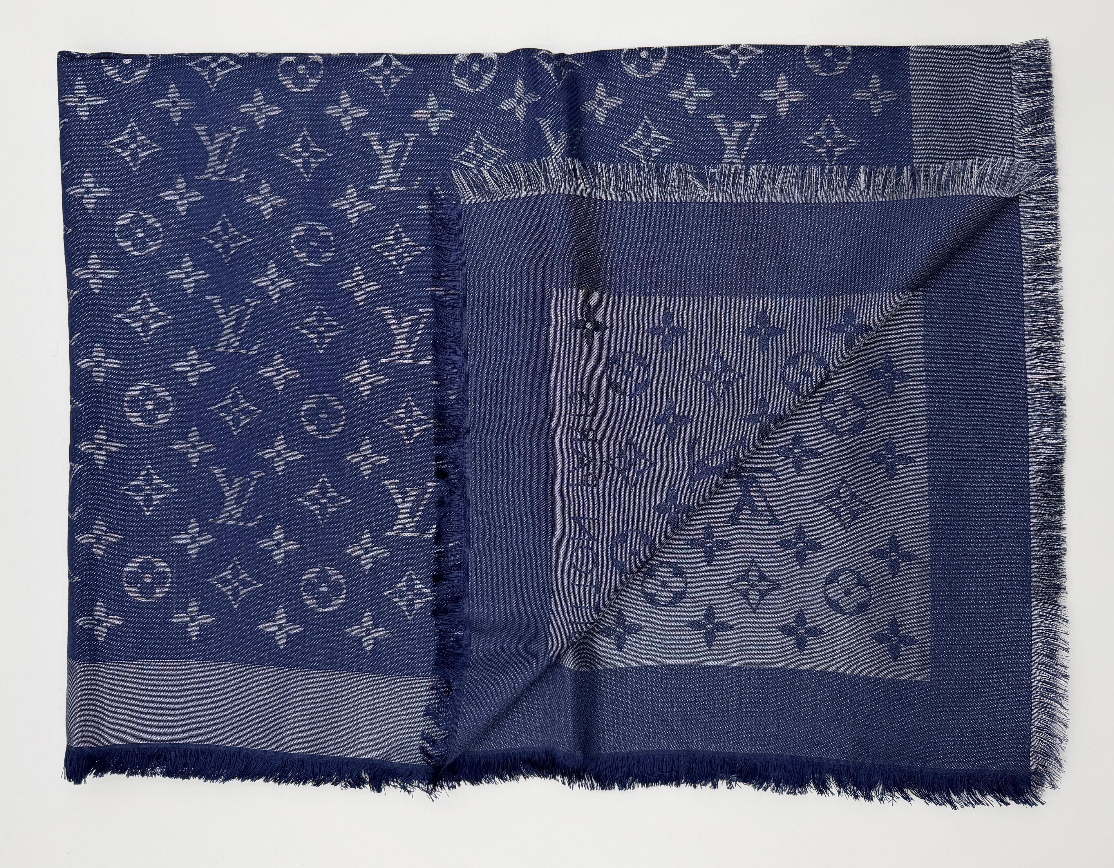 Louis Vuitton So Shine Shawl Blue