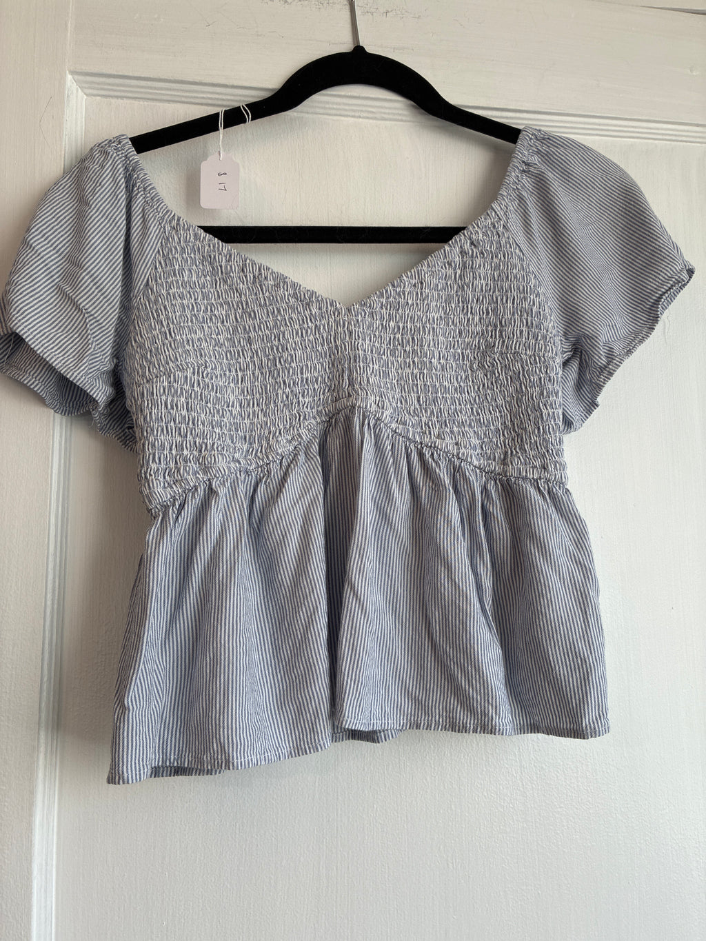 Blouse- Cropped - Hollister