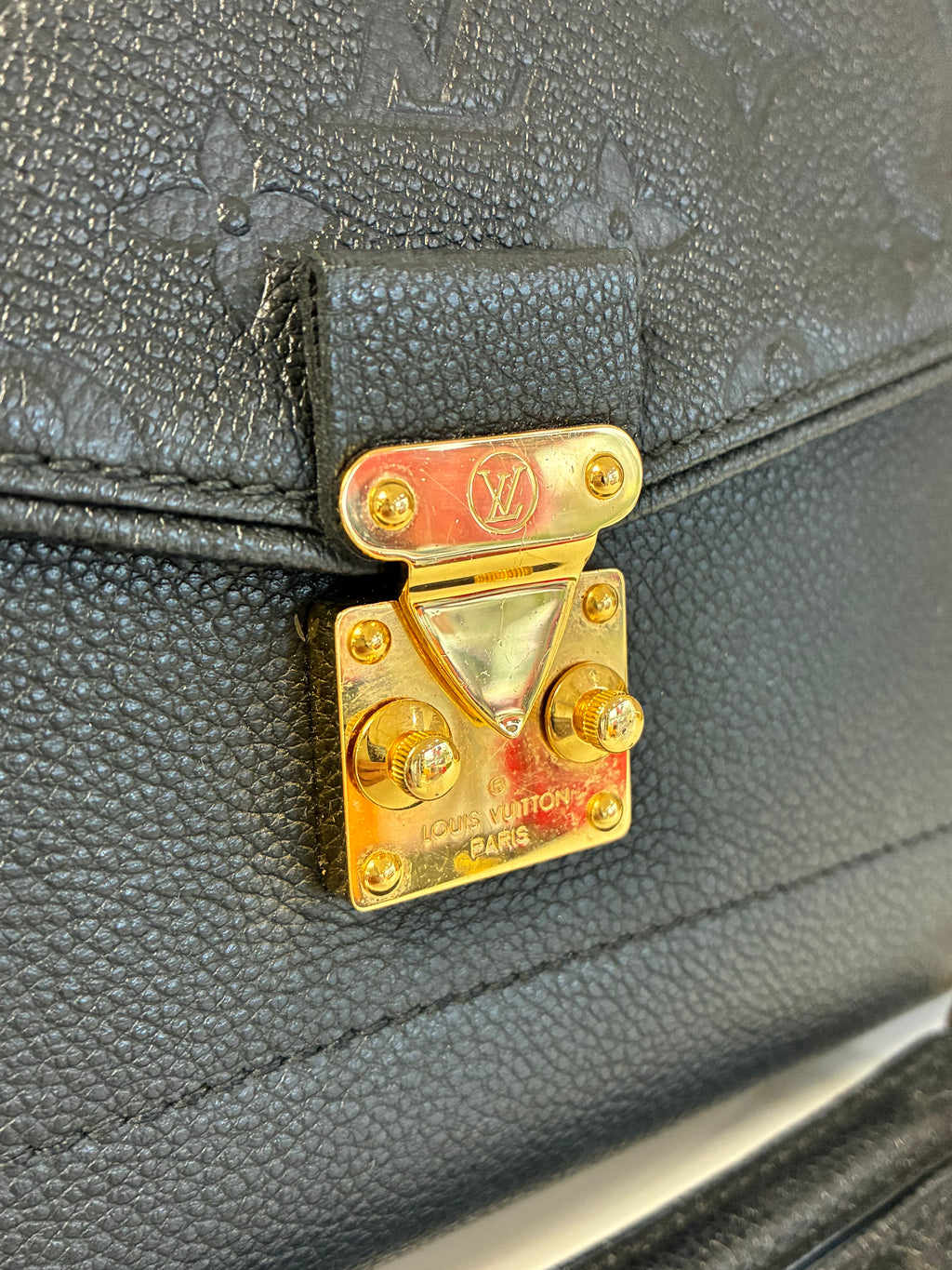 Louis Vuitton: Saint
Germain MM