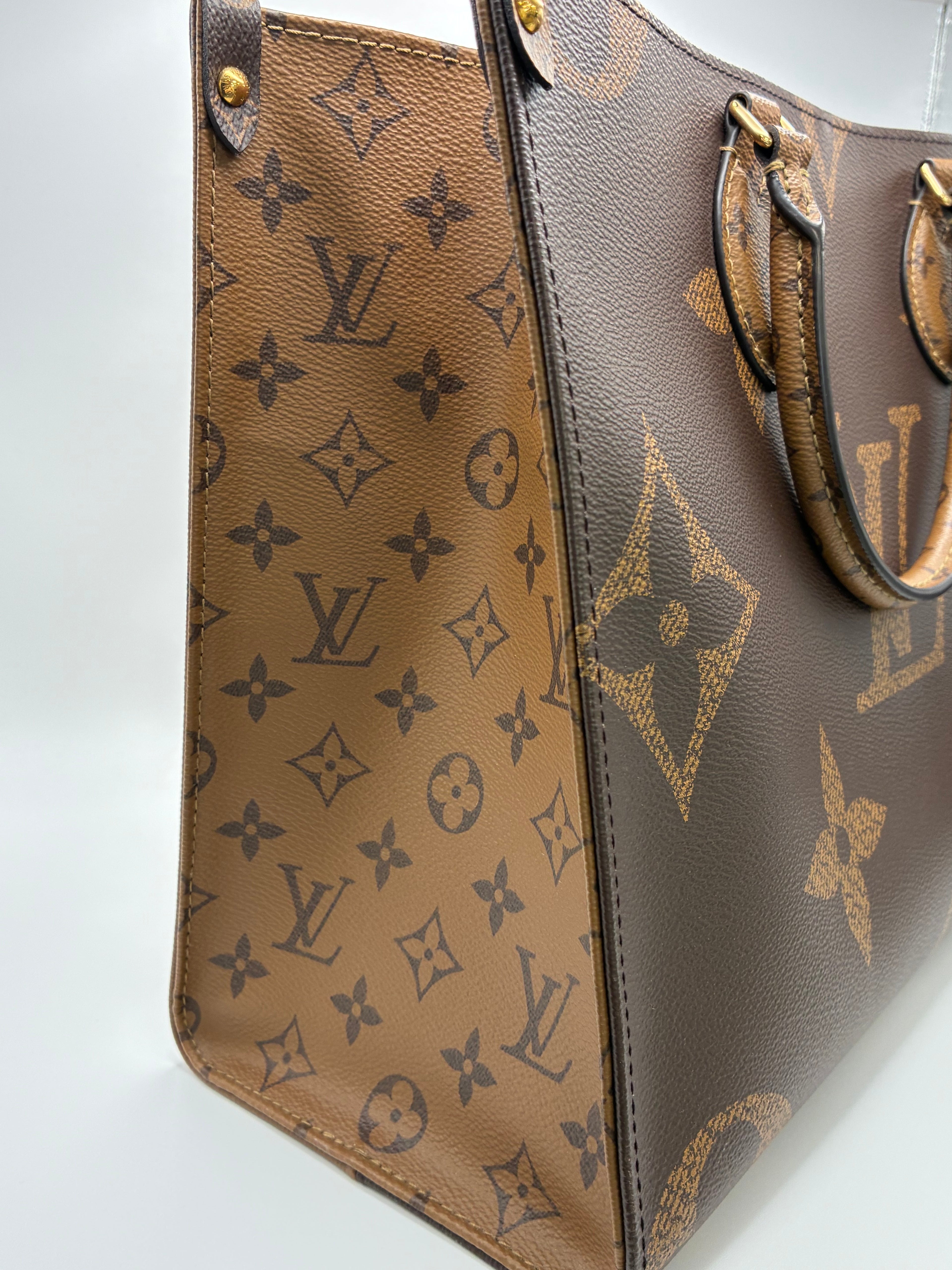 Louis Vuitton OnTheGo Reverse Monogram MM