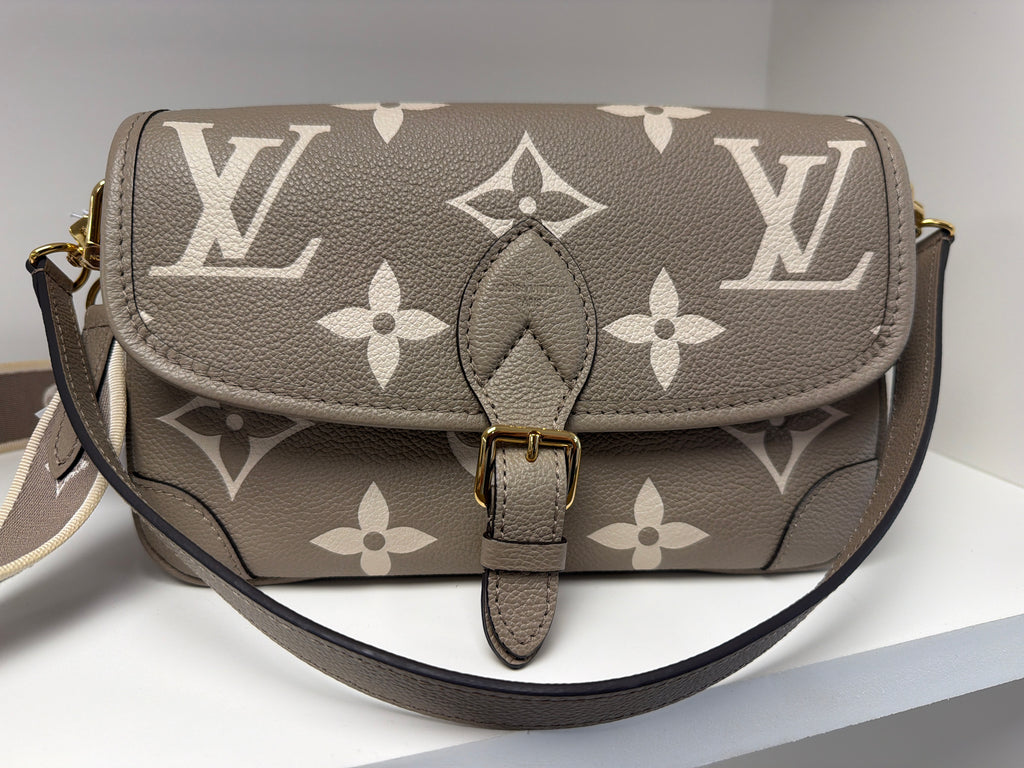 Louis Vuitton Diane Tourterelle/ Crème Monogram
