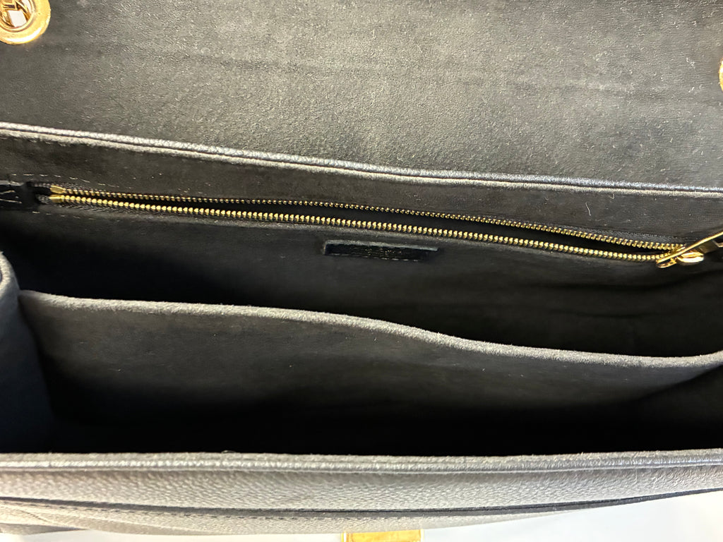 Louis Vuitton: Saint
Germain MM
