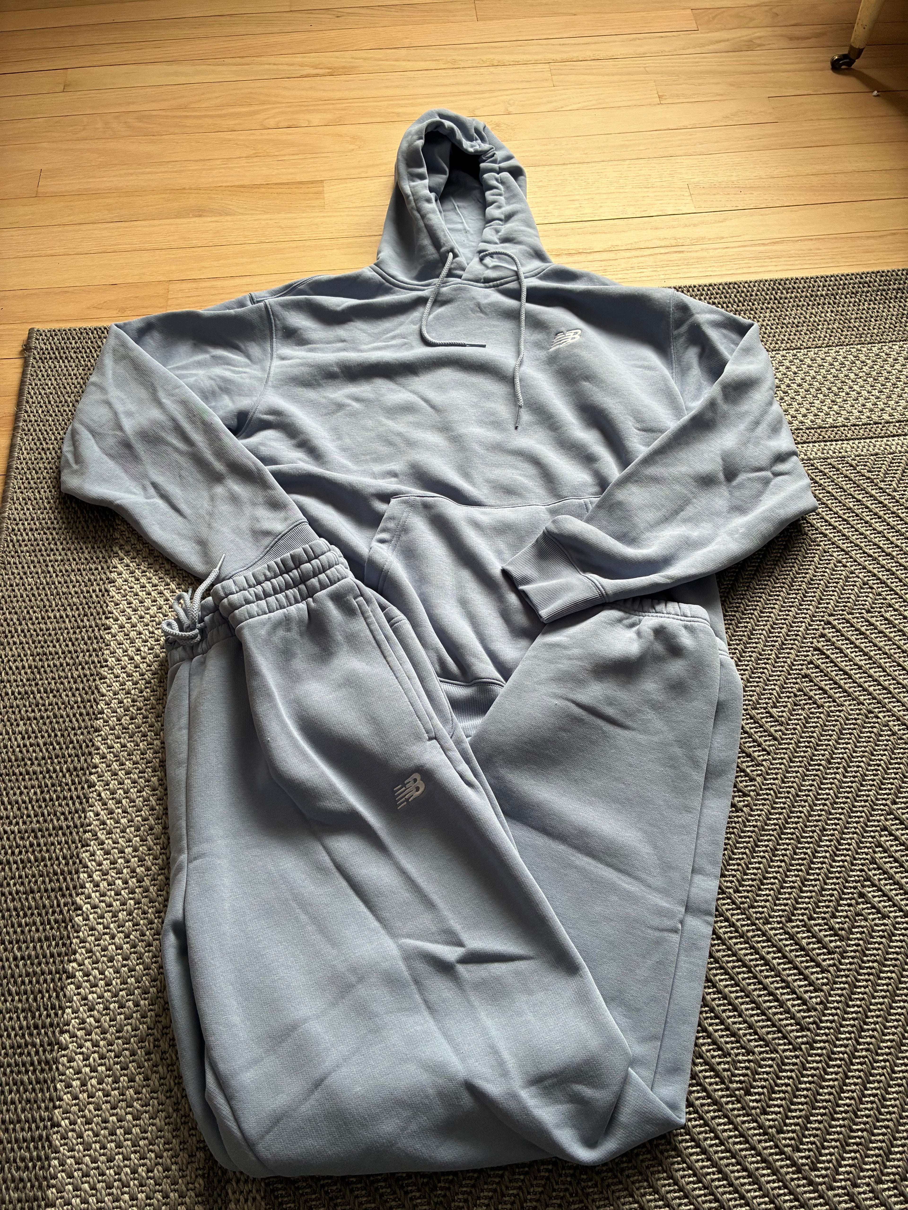 New balance sweat set