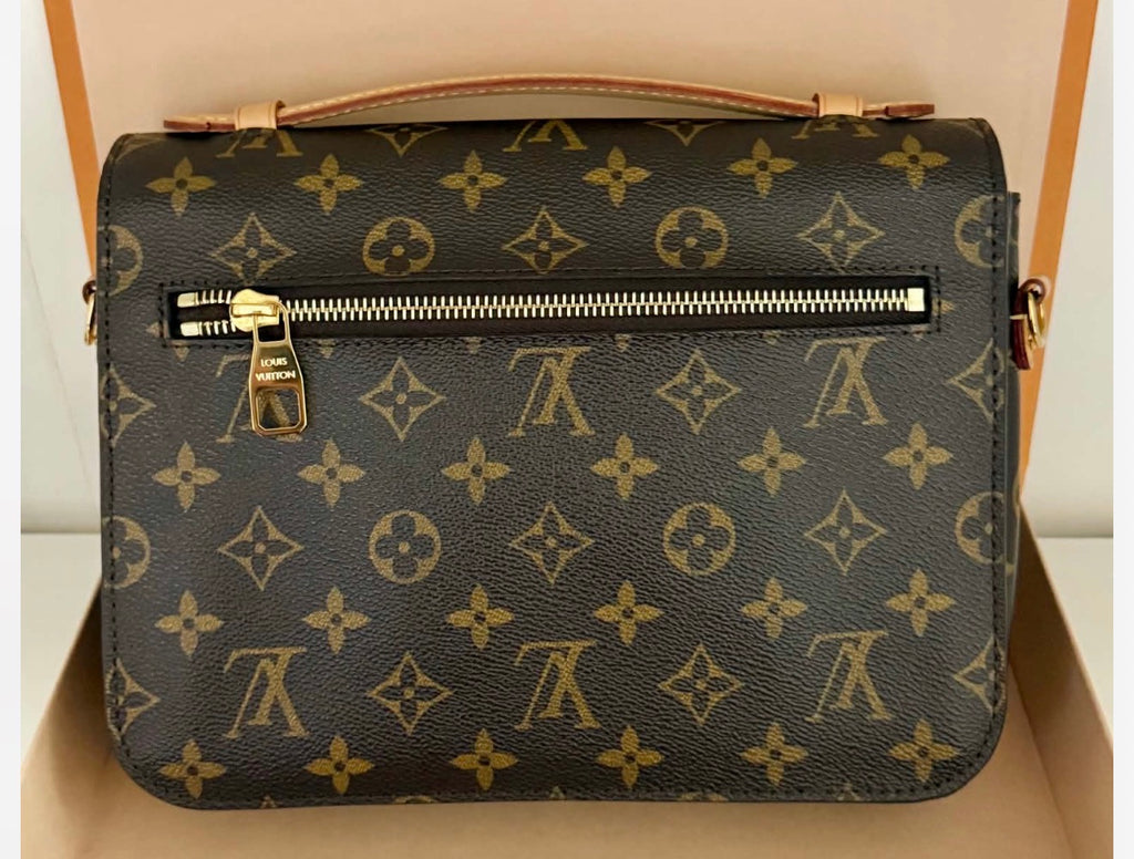 Louis Vuitton Pochette Metis Monogram Canvas