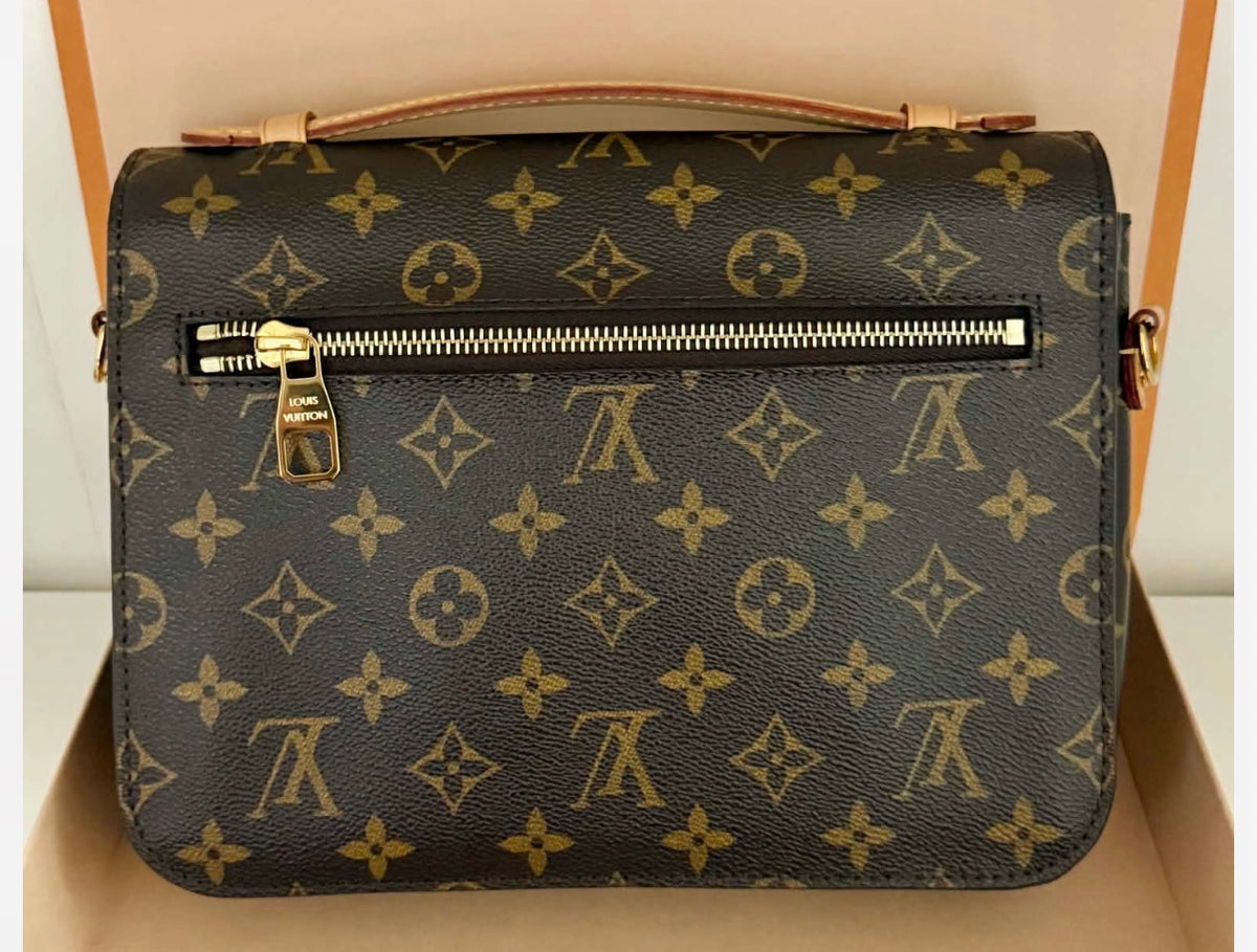 Louis Vuitton Pochette Metis Monogram Canvas