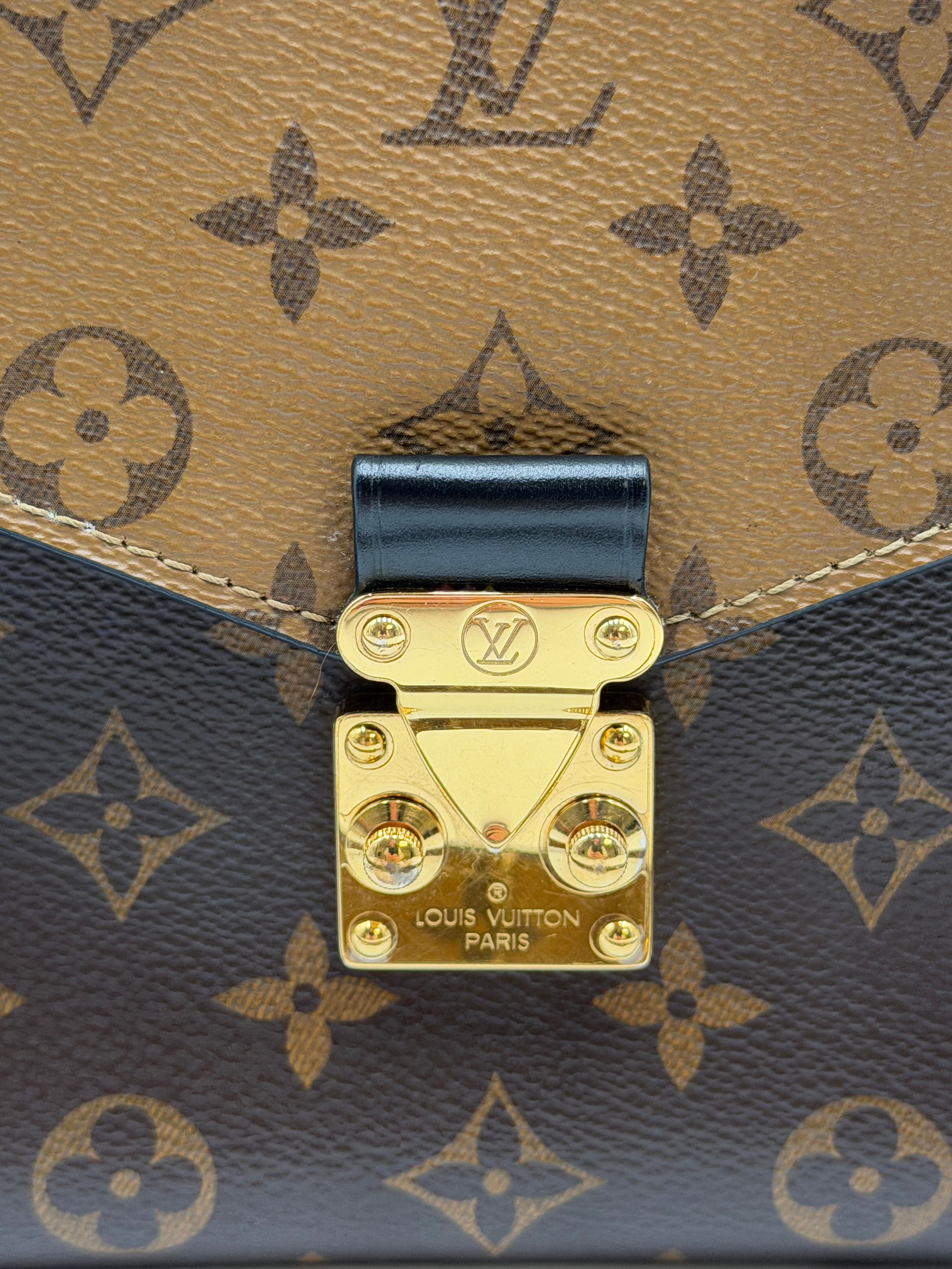 Louis Vuitton Pochette Métis Reverse Monogram