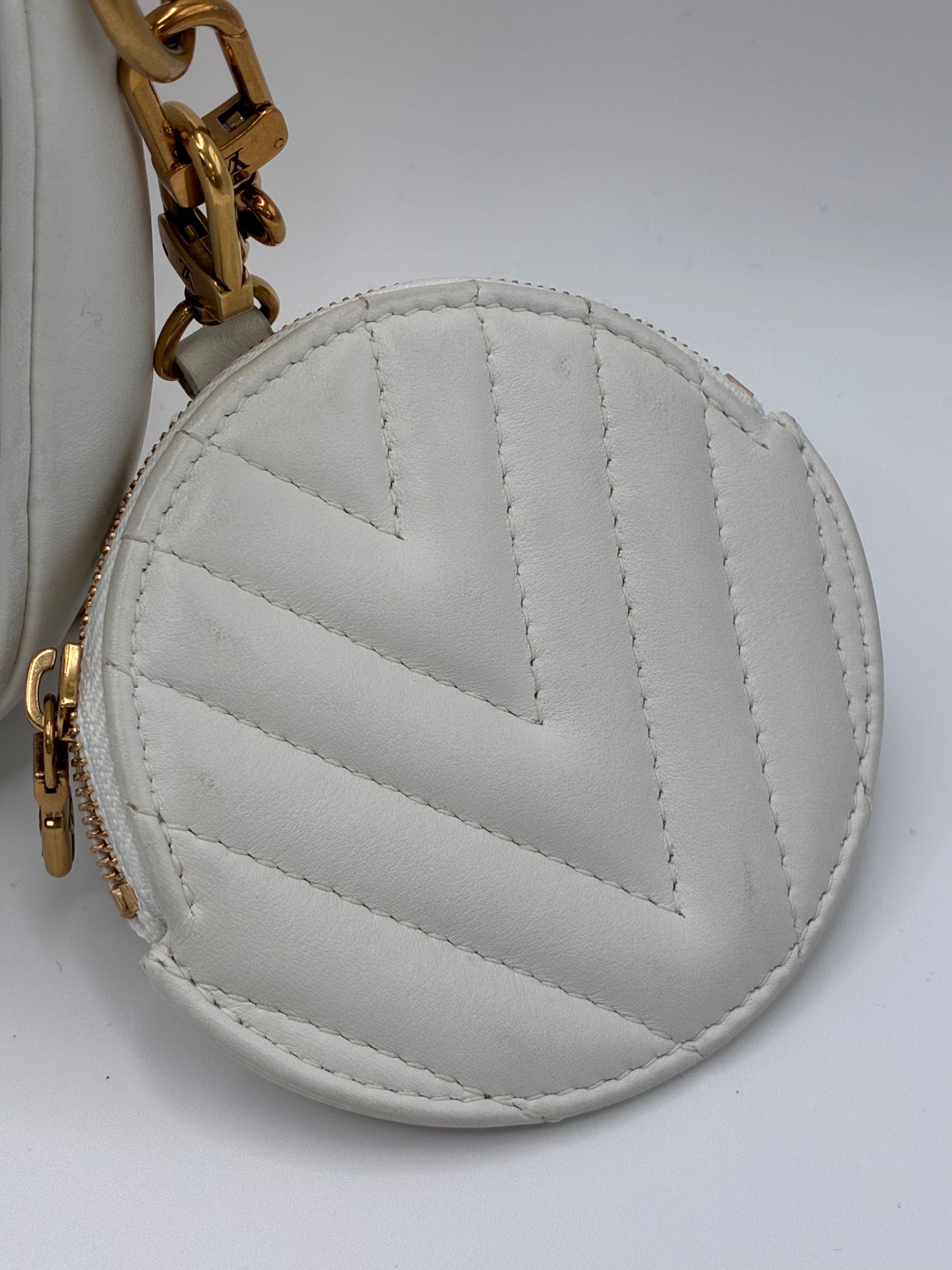 Louis Vuitton Calfskin New Wave Multi Pochette in white quilted leather