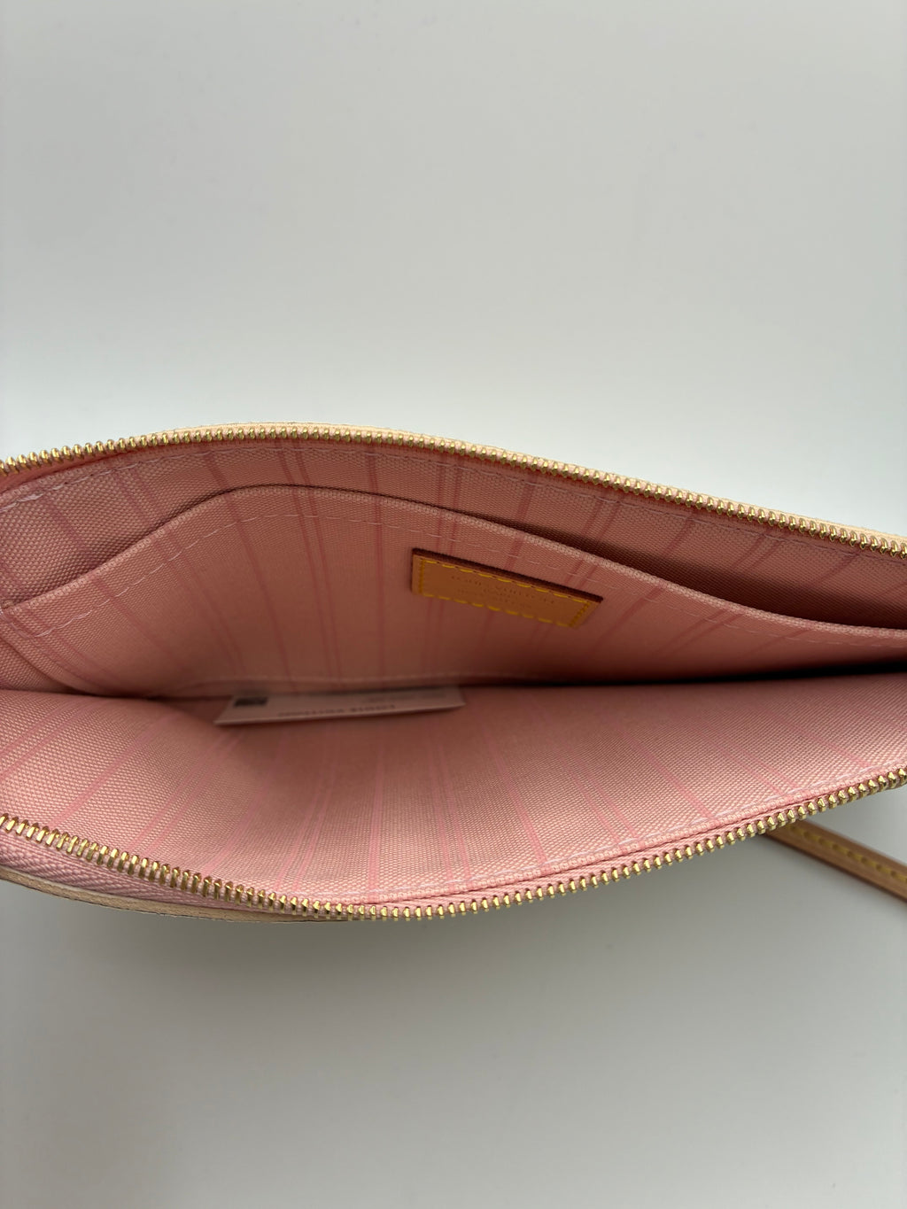 Louis Vuitton Neverfull Pouch