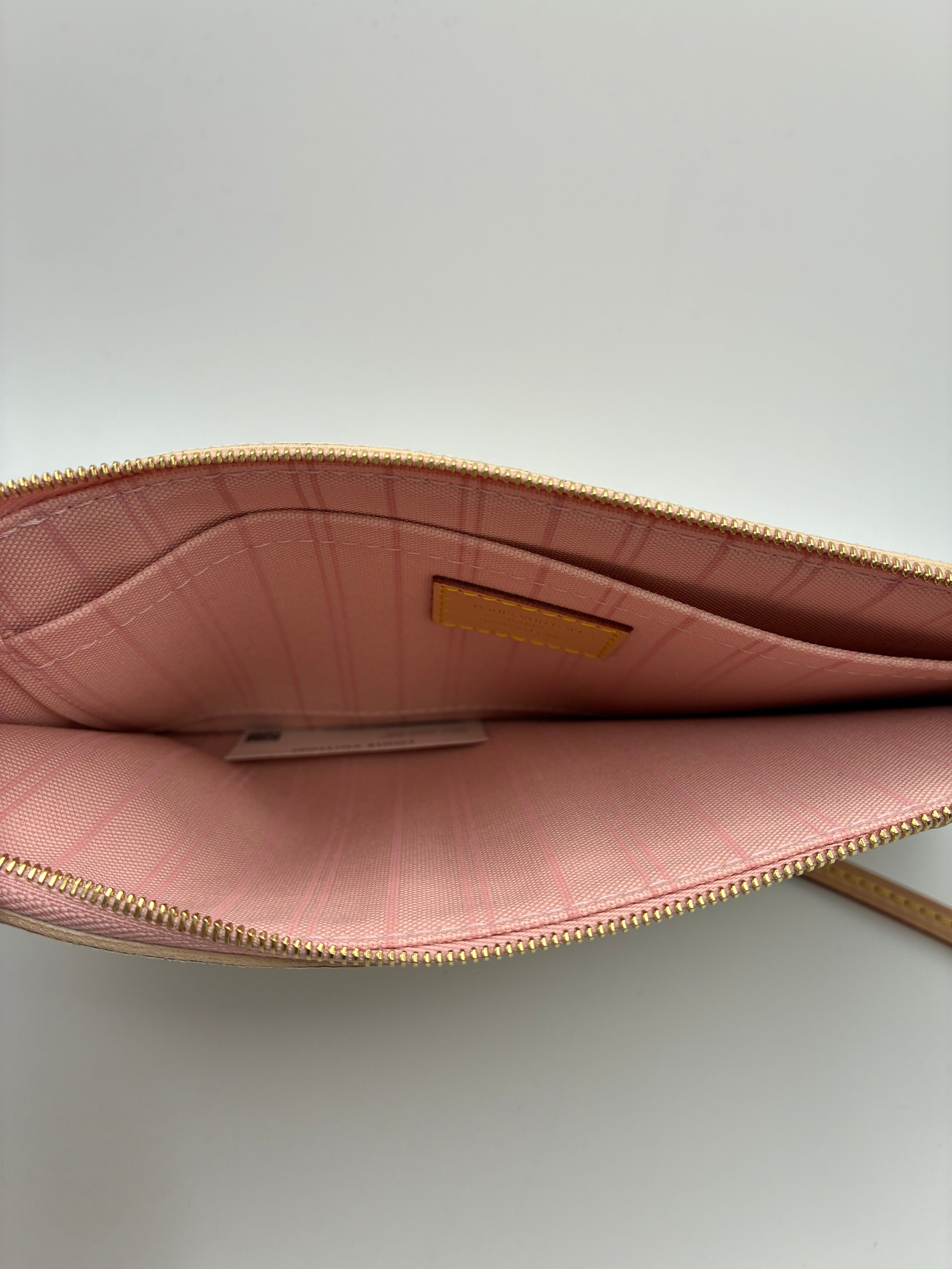Louis Vuitton Neverfull Pouch