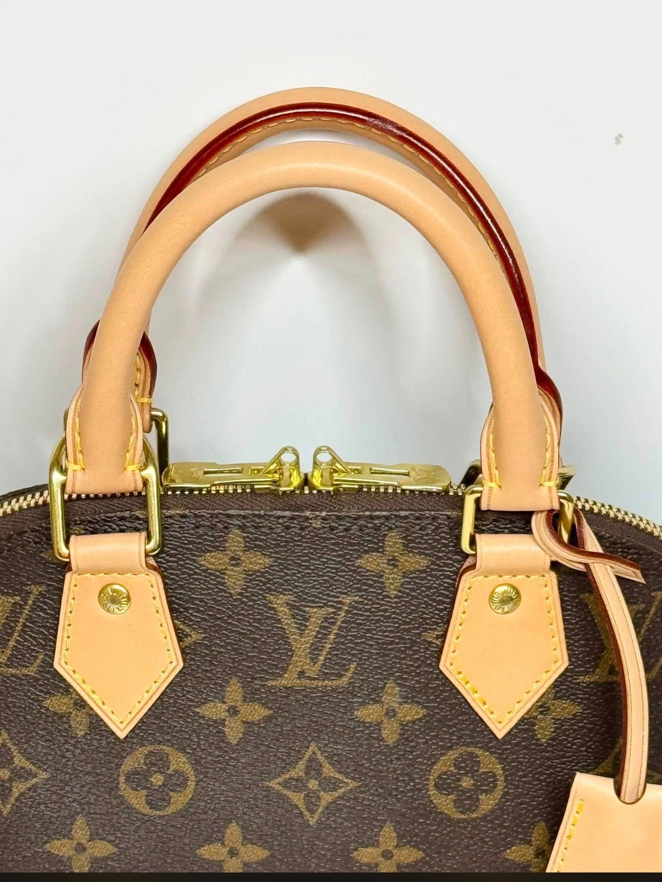 Louis Vuitton Alma BB - Like New