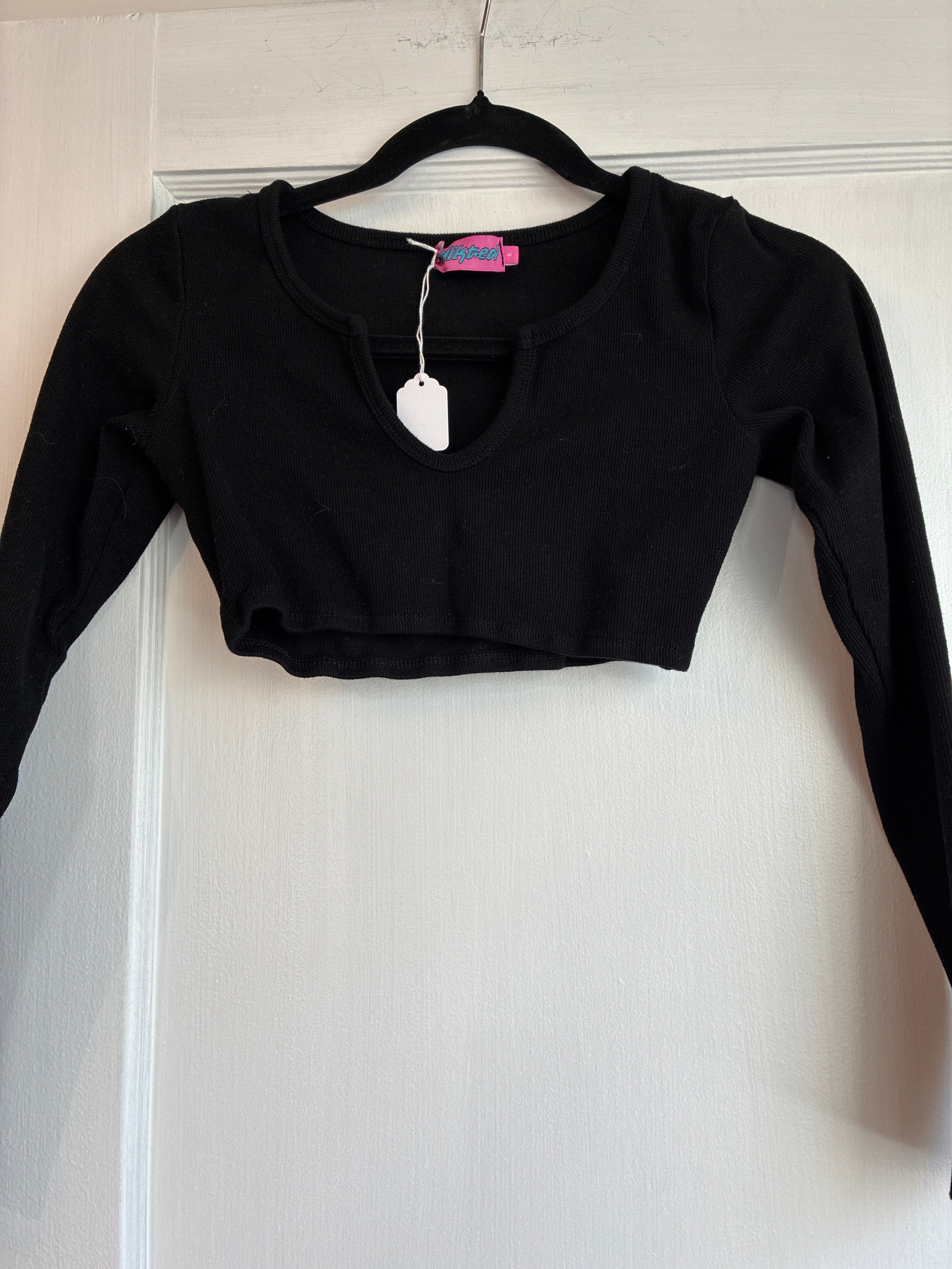 Long Sleeve Crop Top - Edikted