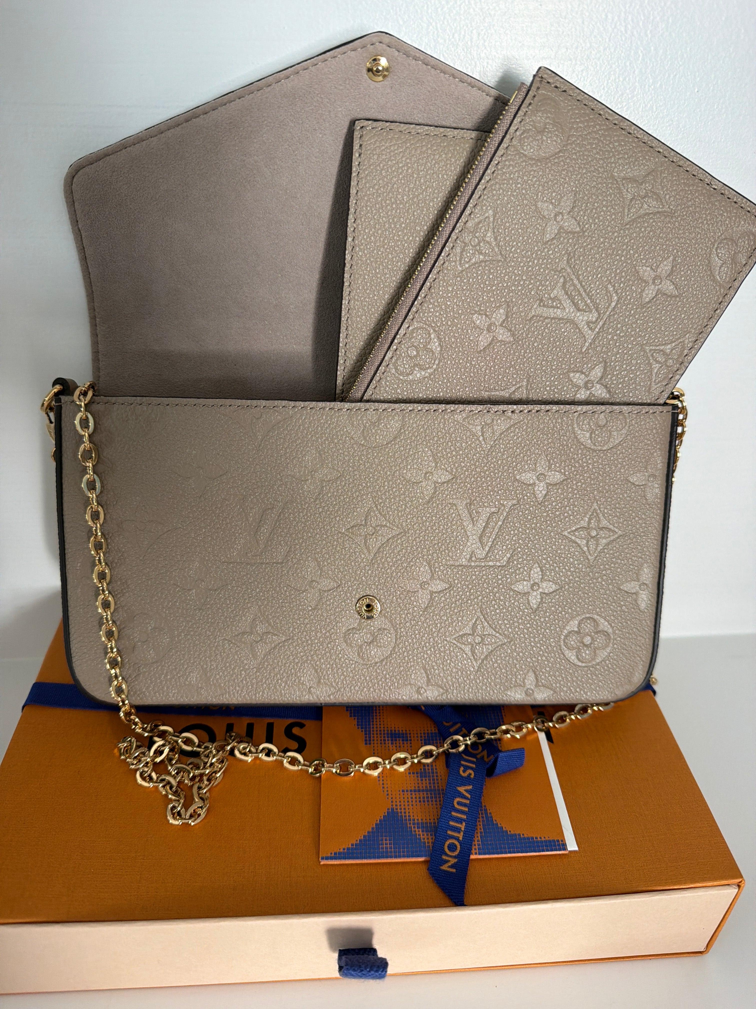 LV Pochette Felicie
Tourellete Monogram
Empreinte Bag