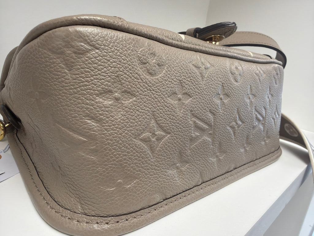 Louis Vuitton Diane Tourterelle/ Crème Monogram