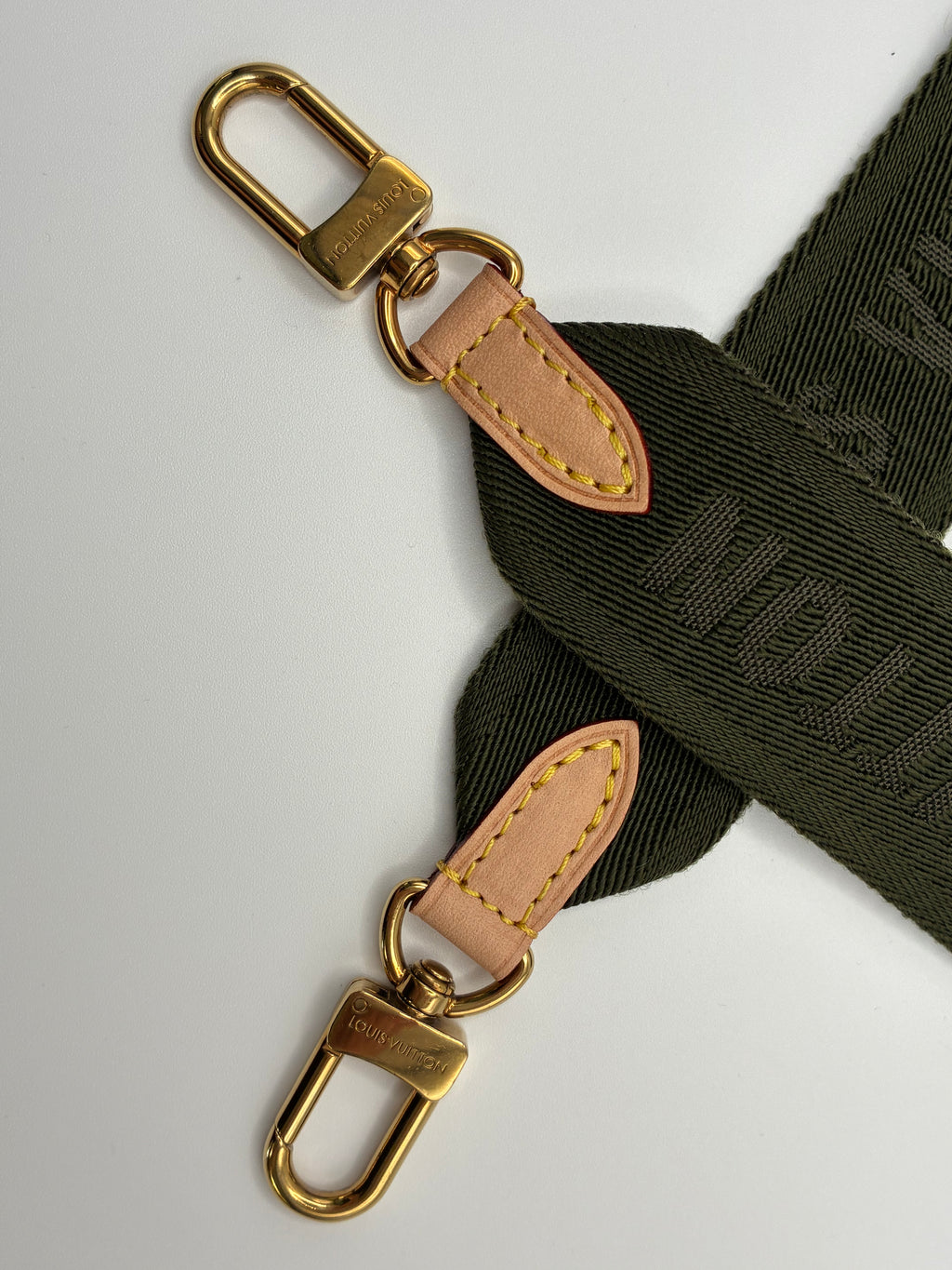 Louis Vuitton - Like new Multi Pochette Accessories - Green Strap