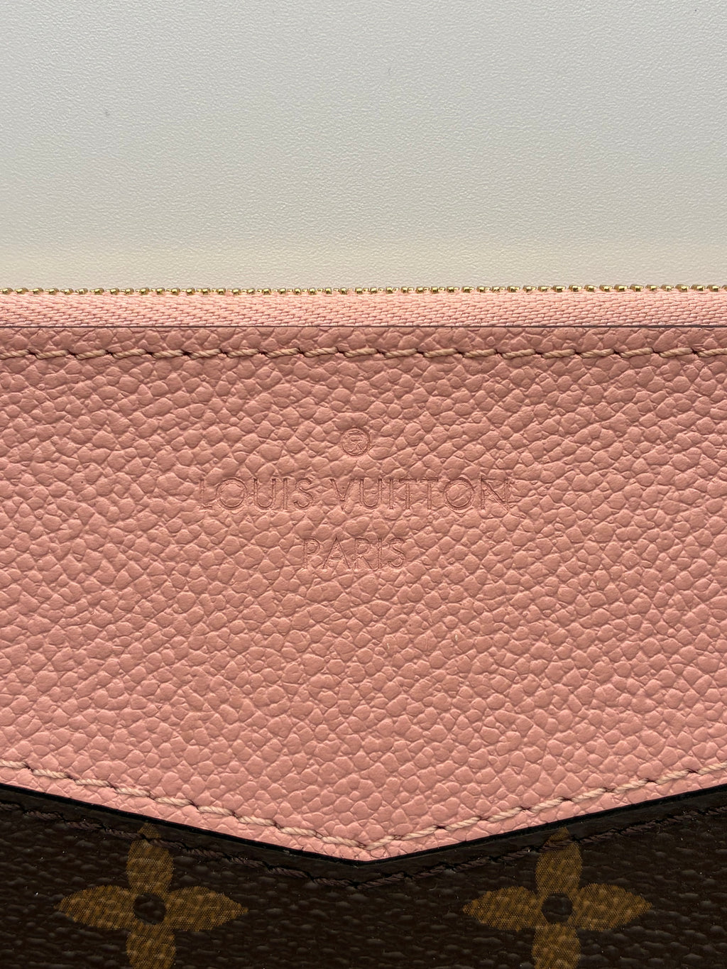 Louis Vuitton Daily Pouch - Rose Poudre