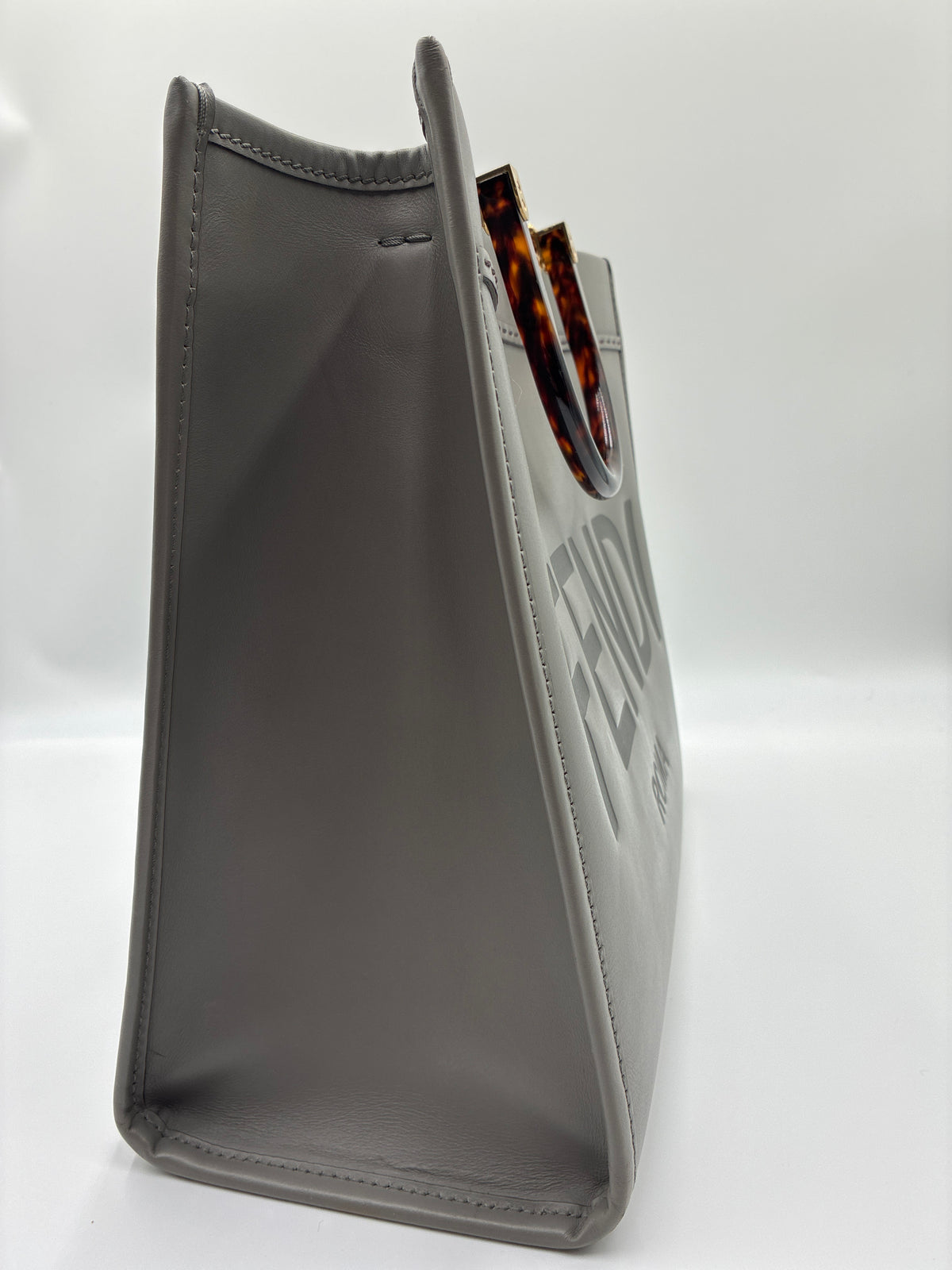Fendi Vitello King Plexiglass Logo Embossed Medium Fendi Sunshine Shopper Tote Moon