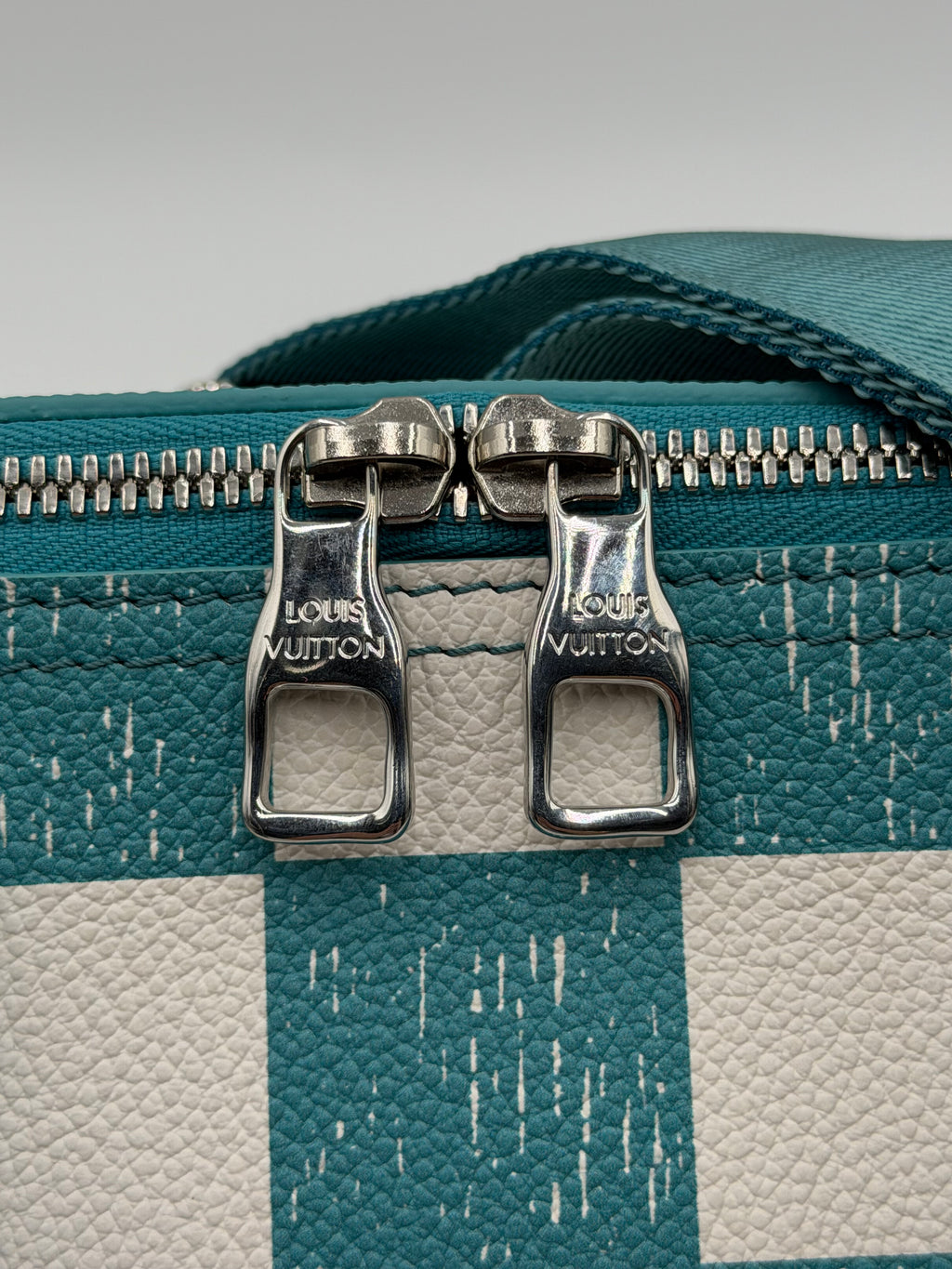 Louis Vuitton - Virgil Abloh’s - Marque Déposée Damier City Keepall- Like New never used !